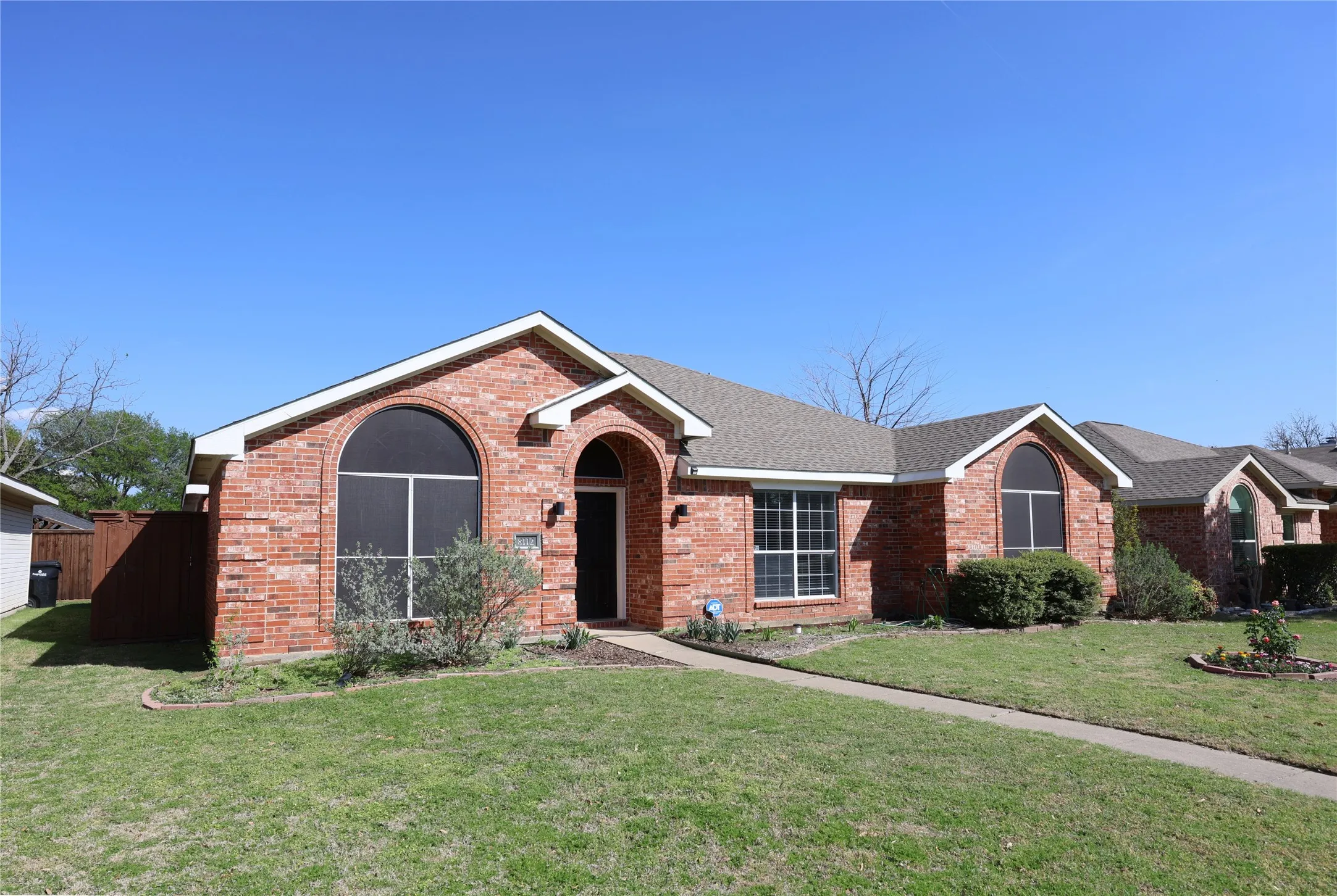 Single Family Residence For Sale in Collin County , 8112 Dock Street, Frisco, Texas 75035, 3 Bedrooms, 2 Bathrooms, 2 Garage spaces, 2,155 Sqft, built in 1994, Preowned, Price $459,000, mls#21216341, Real Estate Agent in Frisco, Homes For Sale in Collin county, Homes For Sale in Frisco, Realtor in Frisco Texas, Real Estate Brokerage Independent Realty Texas, Luminita Cordes Realtor