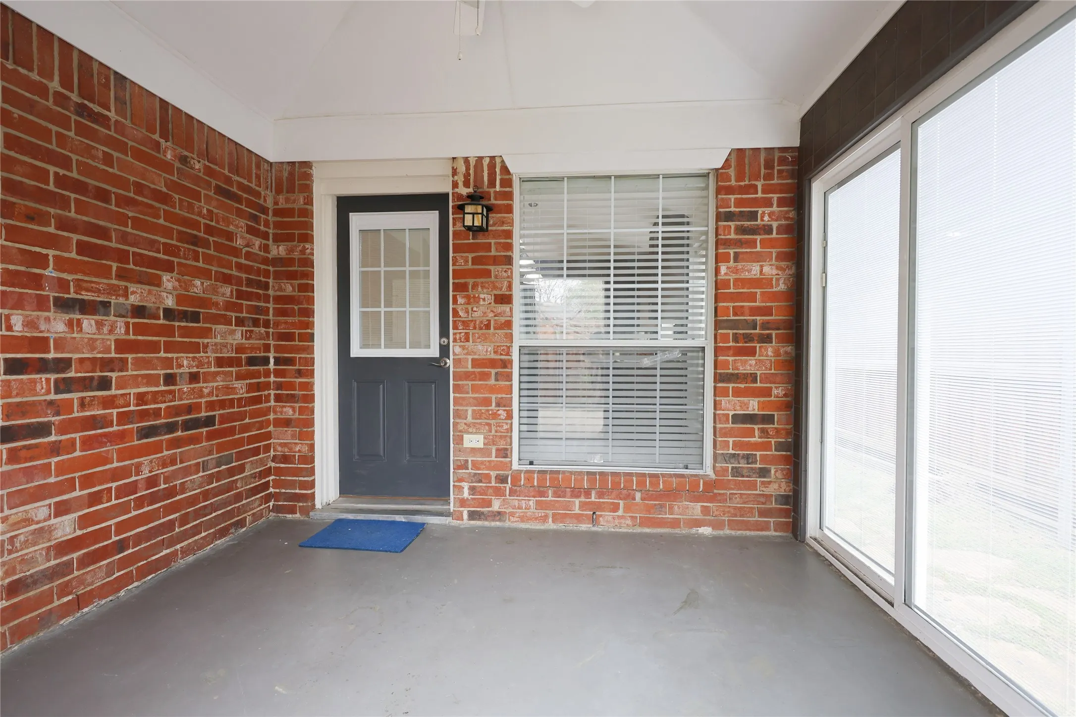 Single Family Residence For Sale in Collin County , 8112 Dock Street, Frisco, Texas 75035, 3 Bedrooms, 2 Bathrooms, 2 Garage spaces, 2,155 Sqft, built in 1994, Preowned, Price $459,000, mls#21216341, Real Estate Agent in Frisco, Homes For Sale in Collin county, Homes For Sale in Frisco, Realtor in Frisco Texas, Real Estate Brokerage Independent Realty Texas, Luminita Cordes Realtor