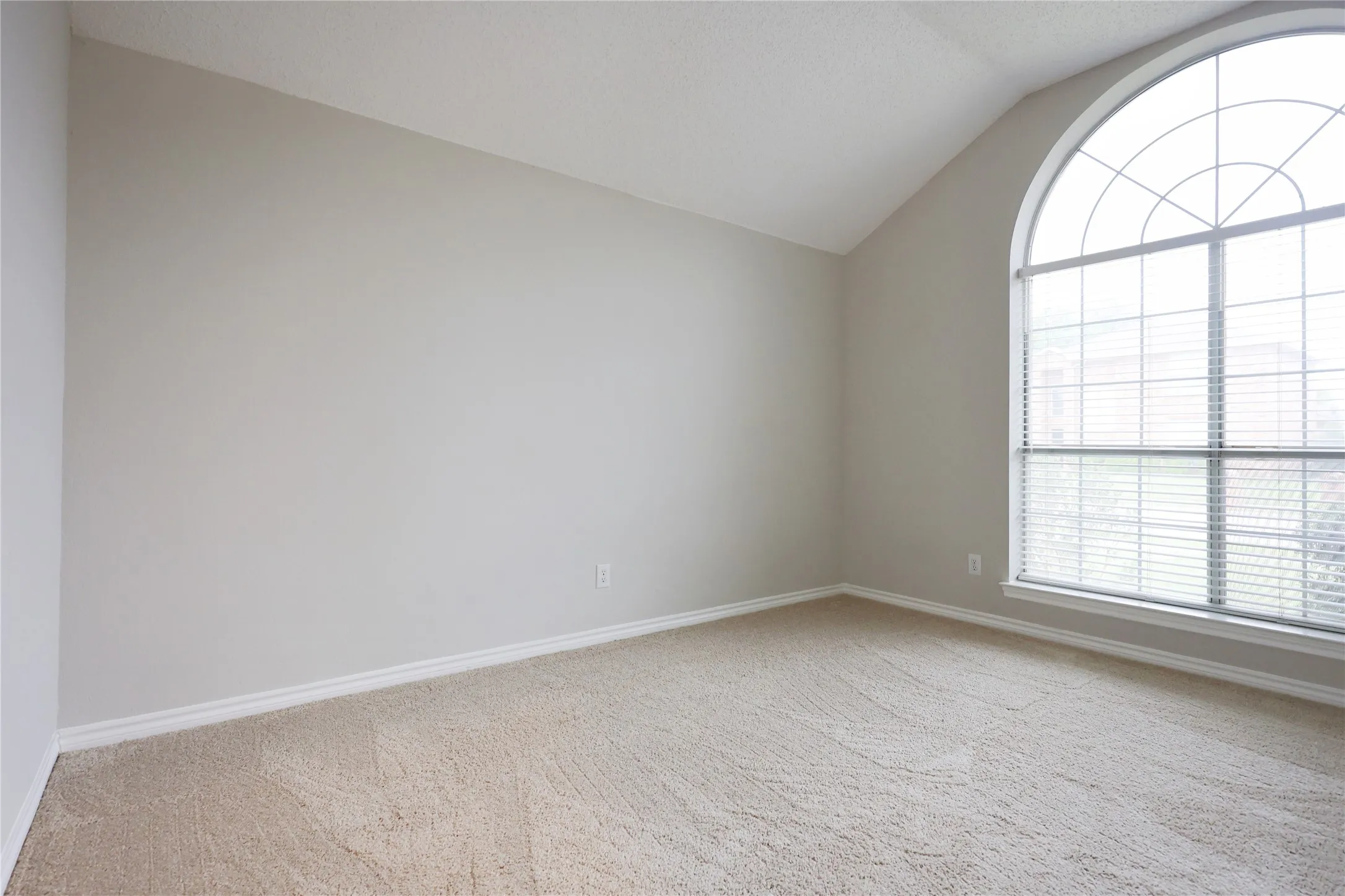 Single Family Residence For Sale in Collin County , 8112 Dock Street, Frisco, Texas 75035, 3 Bedrooms, 2 Bathrooms, 2 Garage spaces, 2,155 Sqft, built in 1994, Preowned, Price $459,000, mls#21216341, Real Estate Agent in Frisco, Homes For Sale in Collin county, Homes For Sale in Frisco, Realtor in Frisco Texas, Real Estate Brokerage Independent Realty Texas, Luminita Cordes Realtor