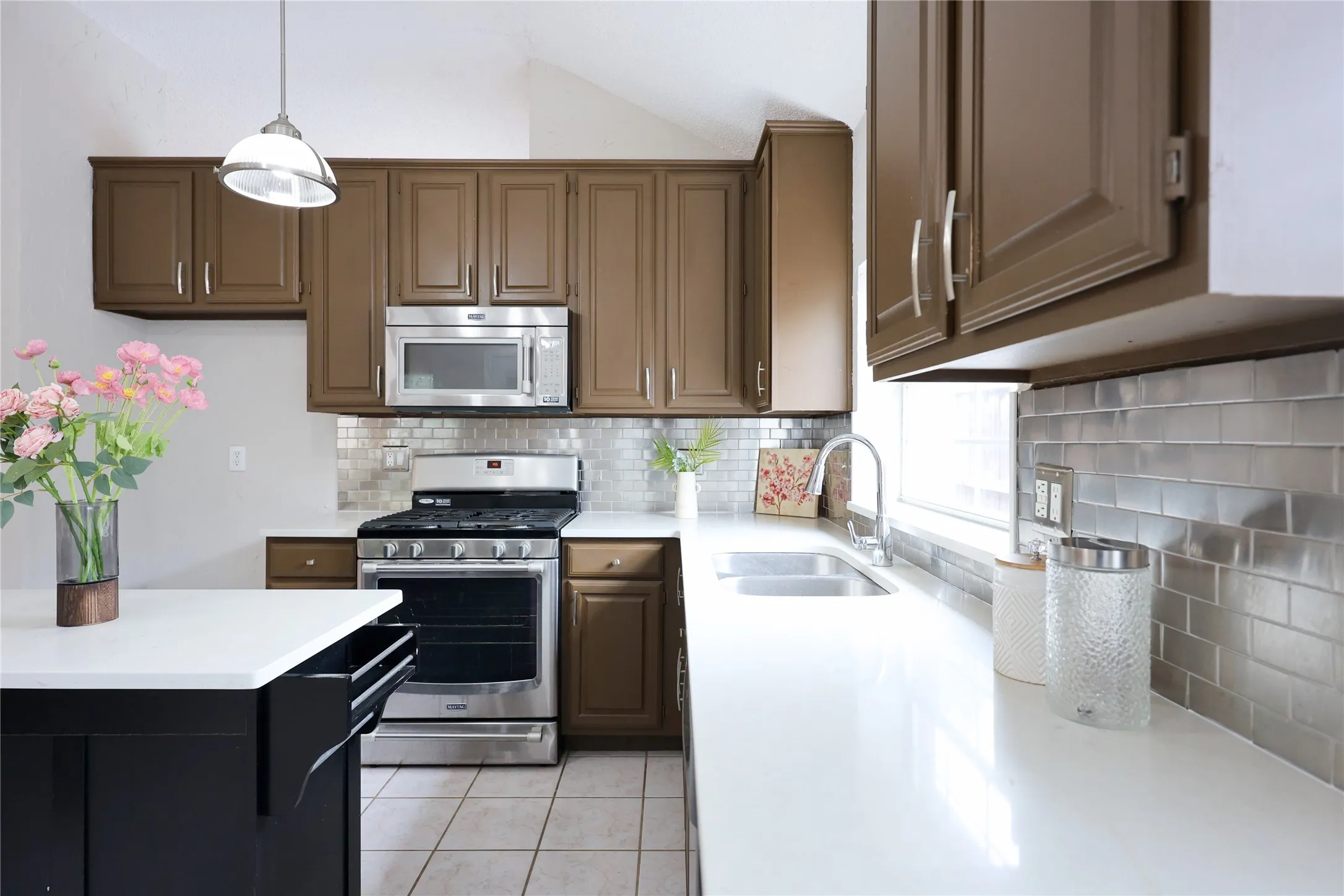 Single Family Residence For Sale in Collin County , 8112 Dock Street, Frisco, Texas 75035, 3 Bedrooms, 2 Bathrooms, 2 Garage spaces, 2,155 Sqft, built in 1994, Preowned, Price $459,000, mls#21216341, Real Estate Agent in Frisco, Homes For Sale in Collin county, Homes For Sale in Frisco, Realtor in Frisco Texas, Real Estate Brokerage Independent Realty Texas, Luminita Cordes Realtor
