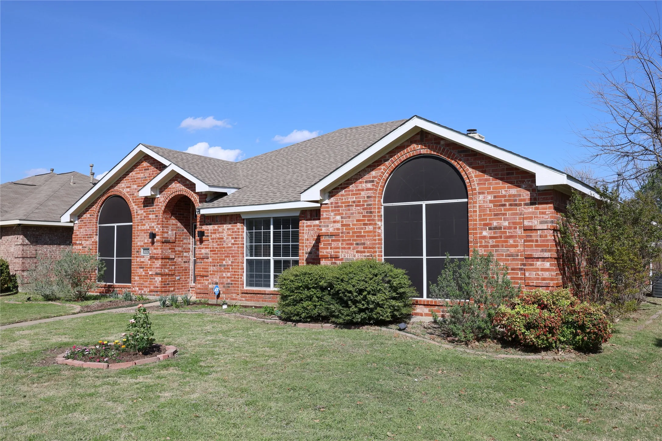 Single Family Residence For Sale in Collin County , 8112 Dock Street, Frisco, Texas 75035, 3 Bedrooms, 2 Bathrooms, 2 Garage spaces, 2,155 Sqft, built in 1994, Preowned, Price $459,000, mls#21216341, Real Estate Agent in Frisco, Homes For Sale in Collin county, Homes For Sale in Frisco, Realtor in Frisco Texas, Real Estate Brokerage Independent Realty Texas, Luminita Cordes Realtor
