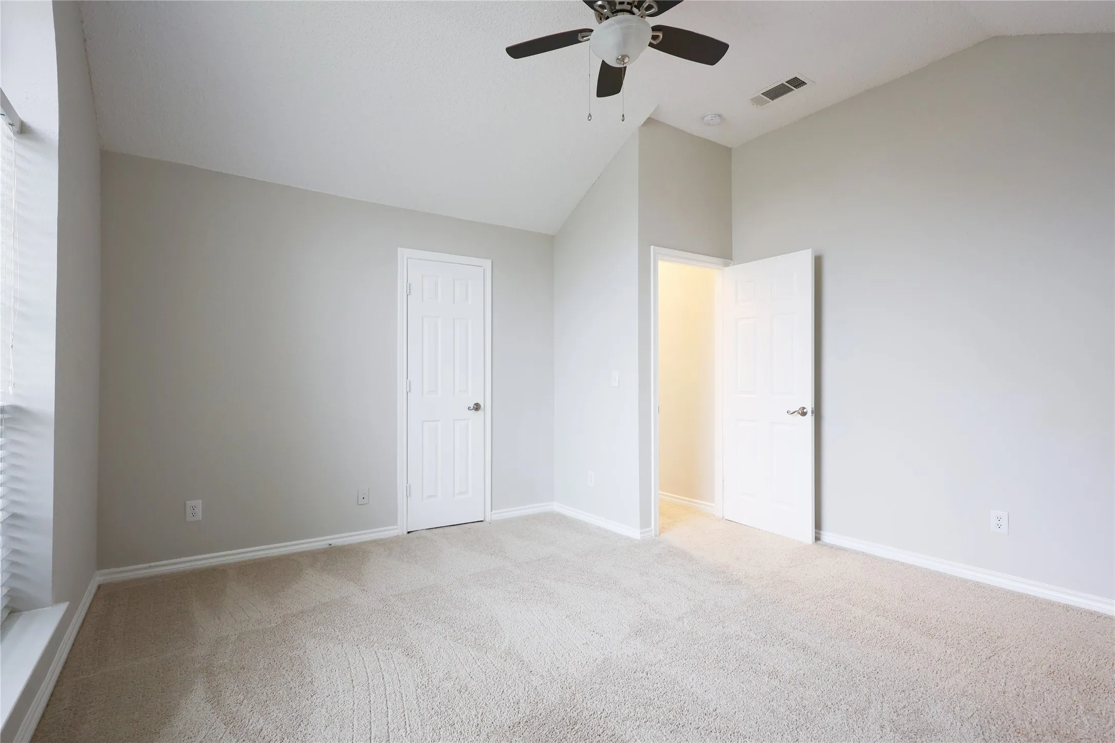 Single Family Residence For Sale in Collin County , 8112 Dock Street, Frisco, Texas 75035, 3 Bedrooms, 2 Bathrooms, 2 Garage spaces, 2,155 Sqft, built in 1994, Preowned, Price $459,000, mls#21216341, Real Estate Agent in Frisco, Homes For Sale in Collin county, Homes For Sale in Frisco, Realtor in Frisco Texas, Real Estate Brokerage Independent Realty Texas, Luminita Cordes Realtor