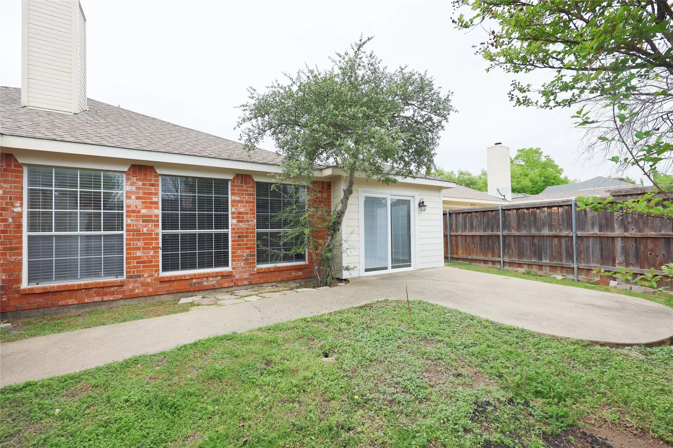 Single Family Residence For Sale in Collin County , 8112 Dock Street, Frisco, Texas 75035, 3 Bedrooms, 2 Bathrooms, 2 Garage spaces, 2,155 Sqft, built in 1994, Preowned, Price $459,000, mls#21216341, Real Estate Agent in Frisco, Homes For Sale in Collin county, Homes For Sale in Frisco, Realtor in Frisco Texas, Real Estate Brokerage Independent Realty Texas, Luminita Cordes Realtor