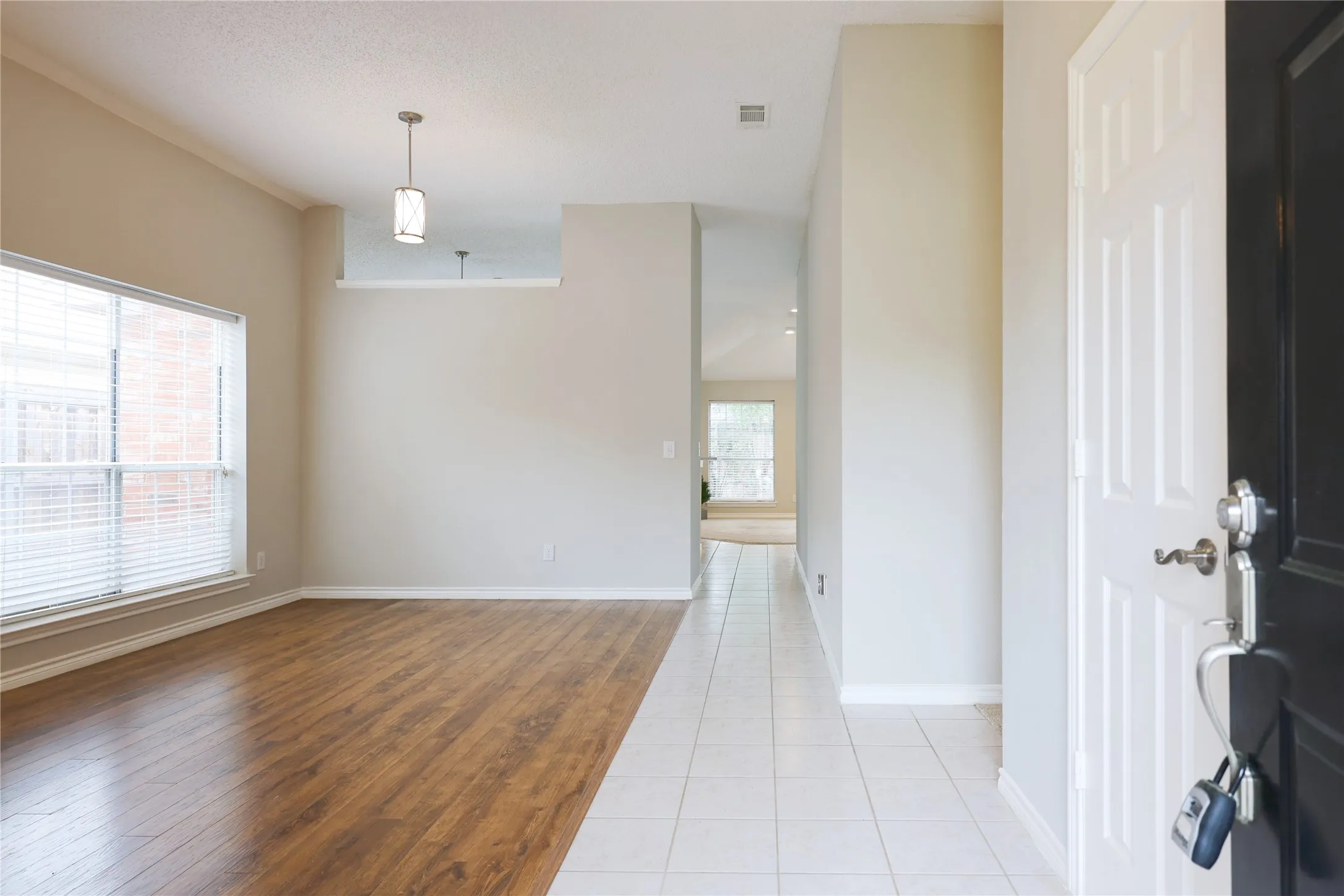 Single Family Residence For Sale in Collin County , 8112 Dock Street, Frisco, Texas 75035, 3 Bedrooms, 2 Bathrooms, 2 Garage spaces, 2,155 Sqft, built in 1994, Preowned, Price $459,000, mls#21216341, Real Estate Agent in Frisco, Homes For Sale in Collin county, Homes For Sale in Frisco, Realtor in Frisco Texas, Real Estate Brokerage Independent Realty Texas, Luminita Cordes Realtor