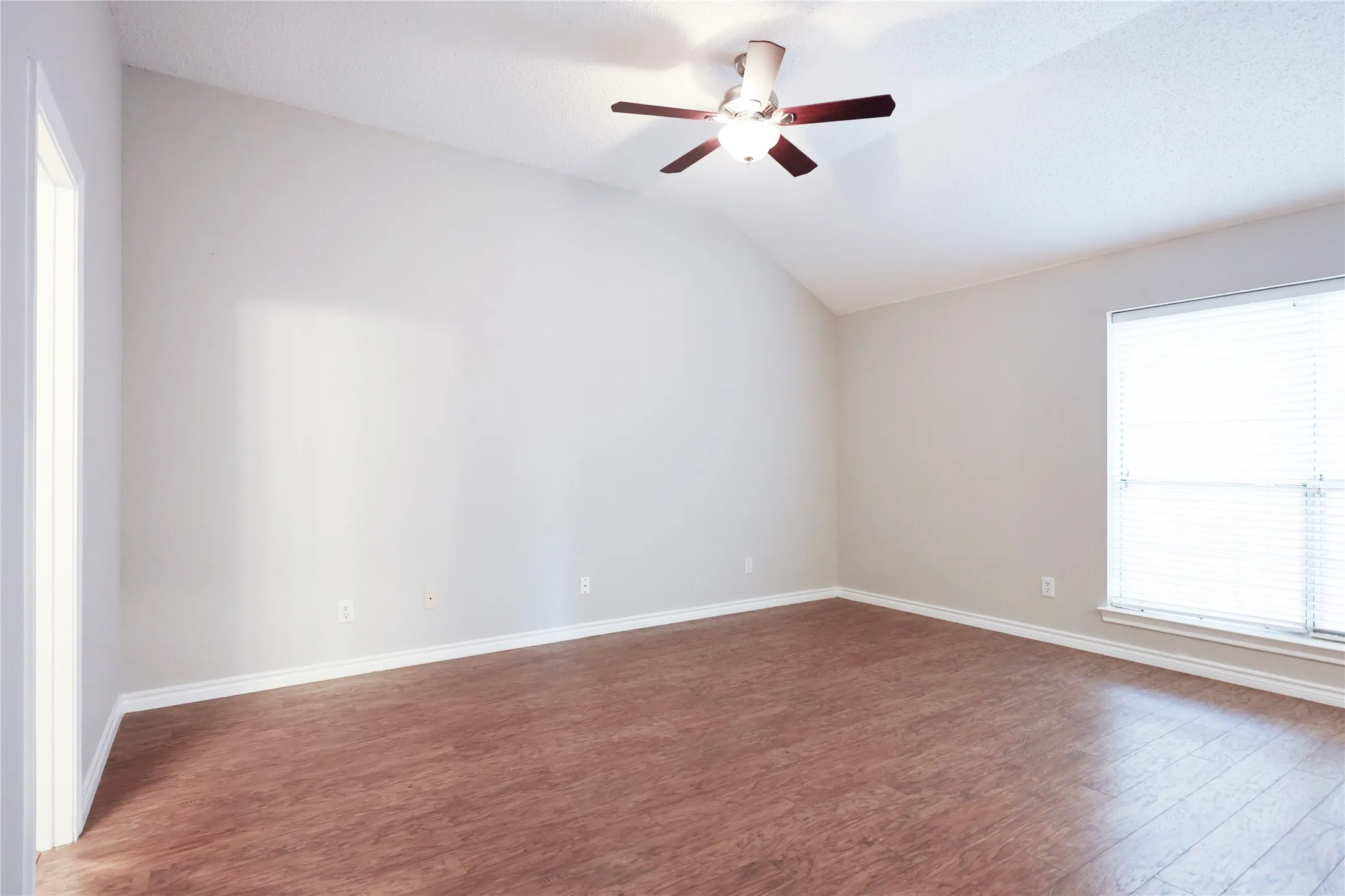 Single Family Residence For Sale in Collin County , 8112 Dock Street, Frisco, Texas 75035, 3 Bedrooms, 2 Bathrooms, 2 Garage spaces, 2,155 Sqft, built in 1994, Preowned, Price $459,000, mls#21216341, Real Estate Agent in Frisco, Homes For Sale in Collin county, Homes For Sale in Frisco, Realtor in Frisco Texas, Real Estate Brokerage Independent Realty Texas, Luminita Cordes Realtor