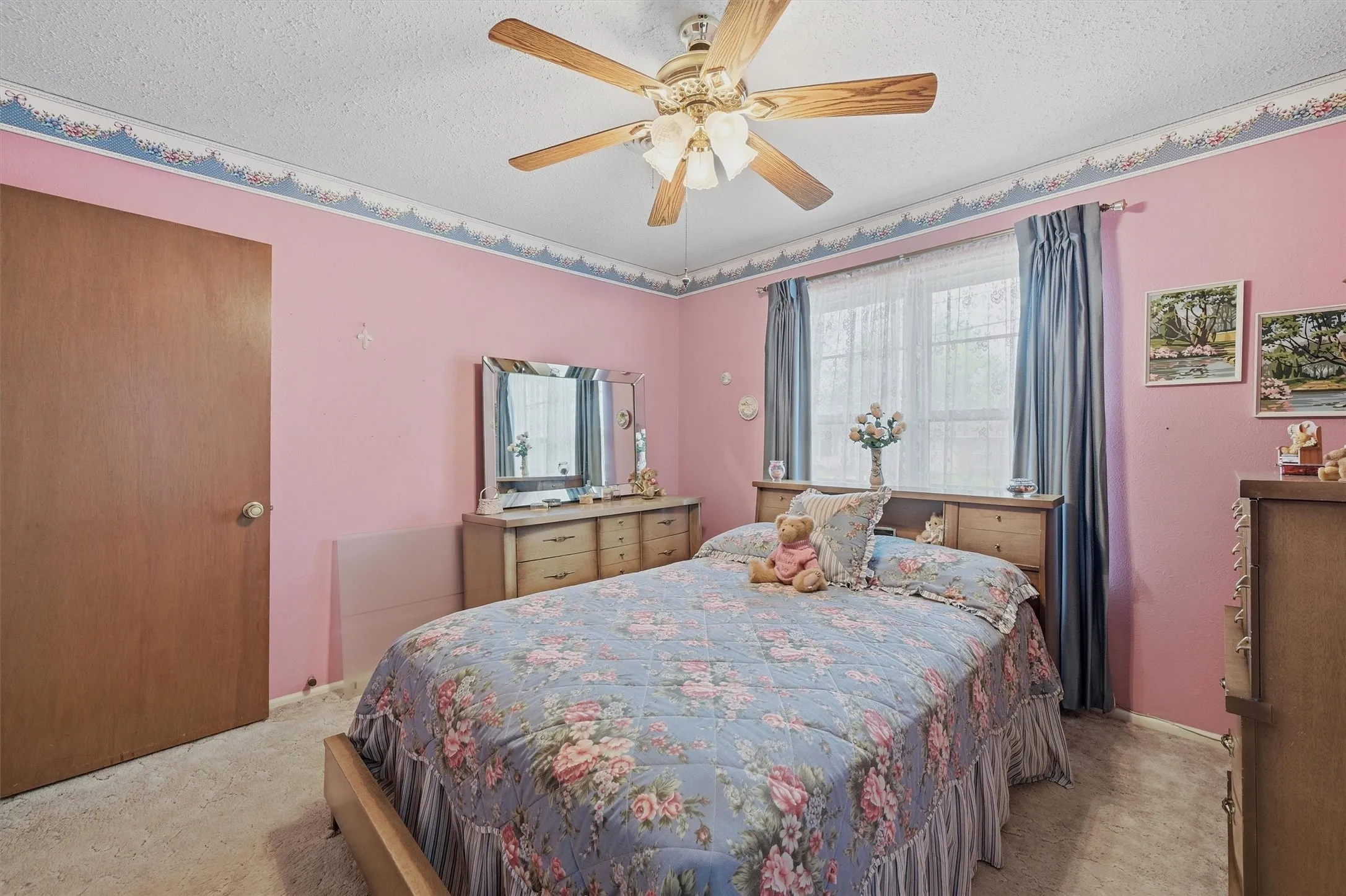 Single Family Residence For Sale in Grayson County , 704 Abney Street, Whitesboro, Texas 76273, 4 Bedroom, 2 Bathroom, 1 Garage spaces, 1,660 Sqft, built in 1959, mls#21226556, Real Estate Agent in Whitesboro, Homes For Sale in Grayson county, Homes For Sale in Whitesboro, Realtor in Whitesboro Texas, Real Estate Brokerage Independent Realty Texas, Luminita Cordes Realtor