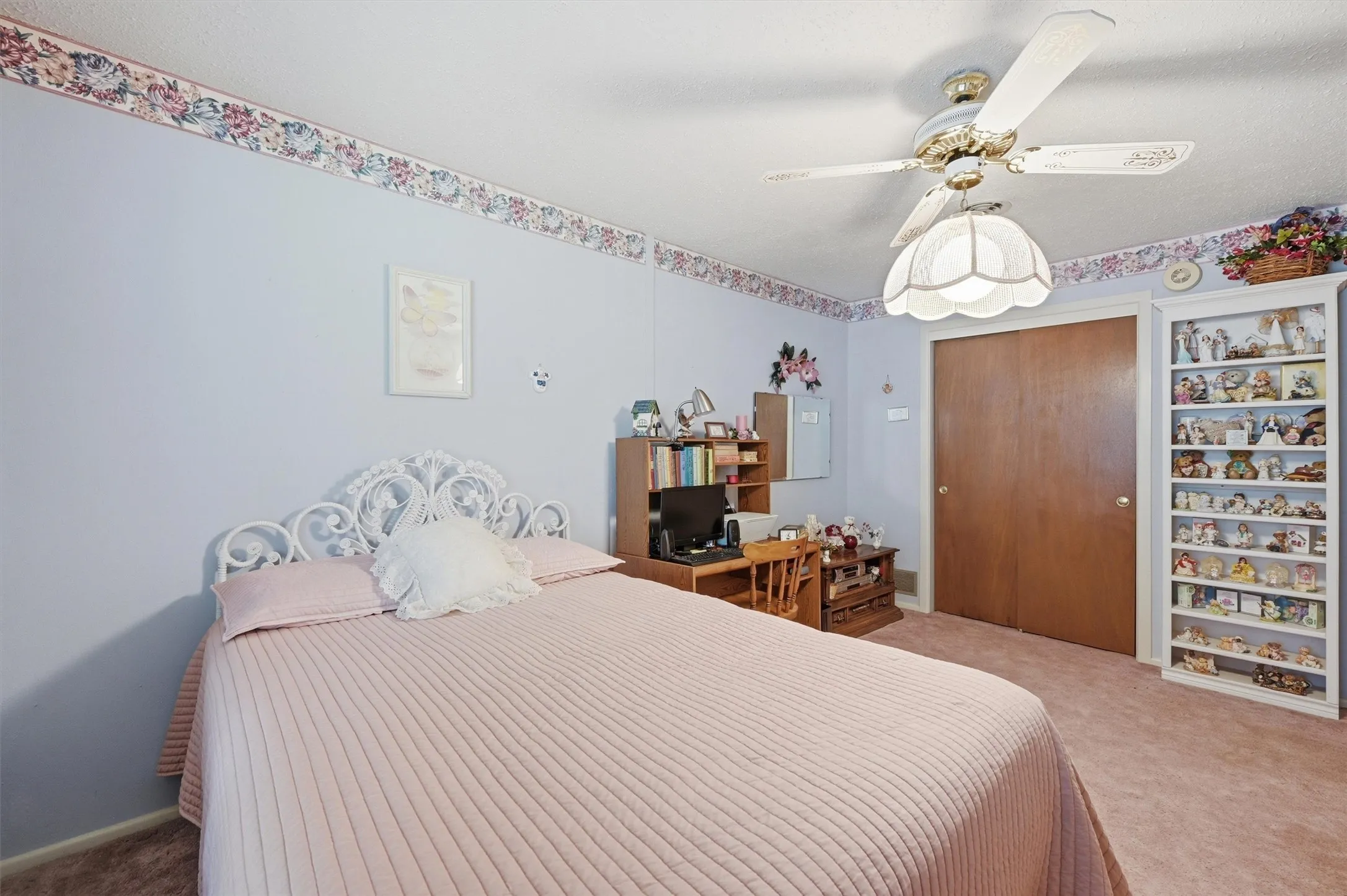 Single Family Residence For Sale in Grayson County , 704 Abney Street, Whitesboro, Texas 76273, 4 Bedroom, 2 Bathroom, 1 Garage spaces, 1,660 Sqft, built in 1959, mls#21226556, Real Estate Agent in Whitesboro, Homes For Sale in Grayson county, Homes For Sale in Whitesboro, Realtor in Whitesboro Texas, Real Estate Brokerage Independent Realty Texas, Luminita Cordes Realtor