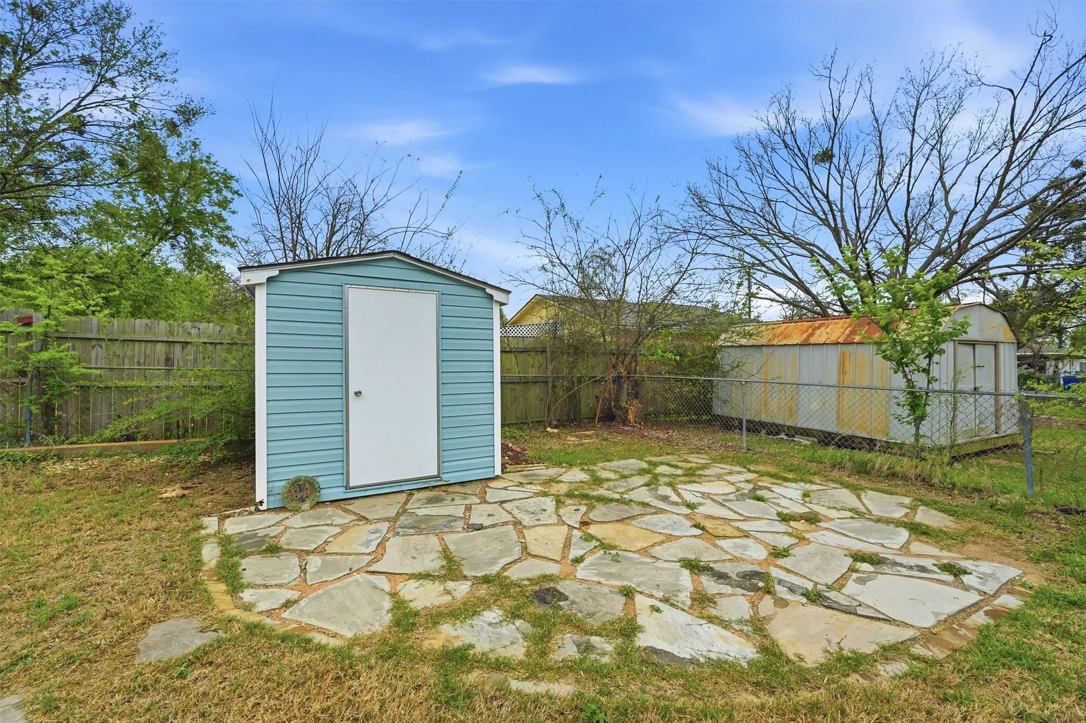 Single Family Residence For Sale in Grayson County , 704 Abney Street, Whitesboro, Texas 76273, 4 Bedroom, 2 Bathroom, 1 Garage spaces, 1,660 Sqft, built in 1959, mls#21226556, Real Estate Agent in Whitesboro, Homes For Sale in Grayson county, Homes For Sale in Whitesboro, Realtor in Whitesboro Texas, Real Estate Brokerage Independent Realty Texas, Luminita Cordes Realtor