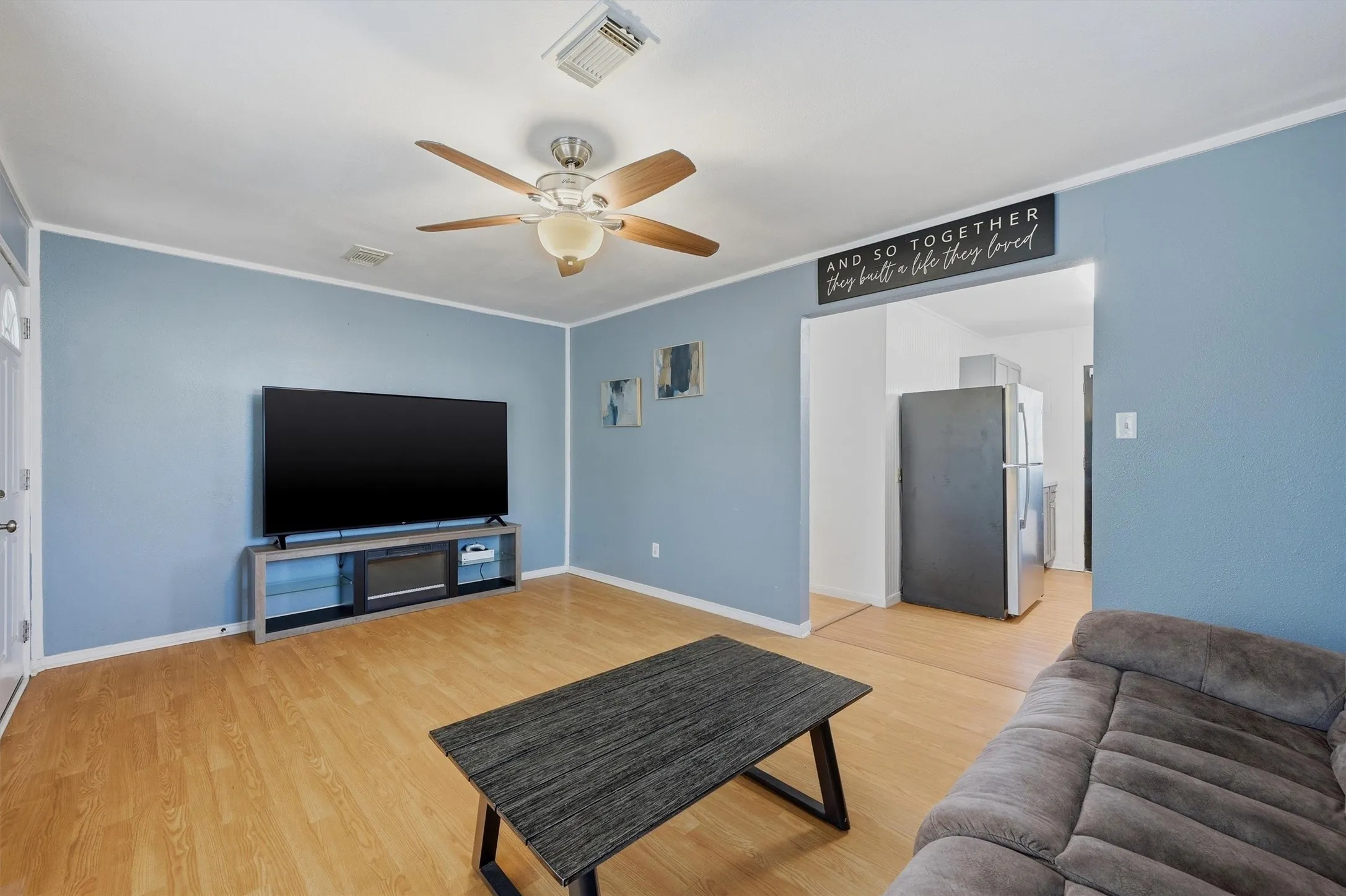 Single Family Residence For Sale in Grayson County , 600 E South Street, Whitesboro, Texas 76273, 2 Bedrooms, 1 Bathroom, Garage spaces, 800 Sqft, built in 1980, Price $155,900, mls#21226583, Real Estate Agent in Whitesboro, Homes For Sale in Grayson county, Homes For Sale in Whitesboro, Realtor in Whitesboro Texas, Real Estate Brokerage Independent Realty Texas, Luminita Cordes Realtor