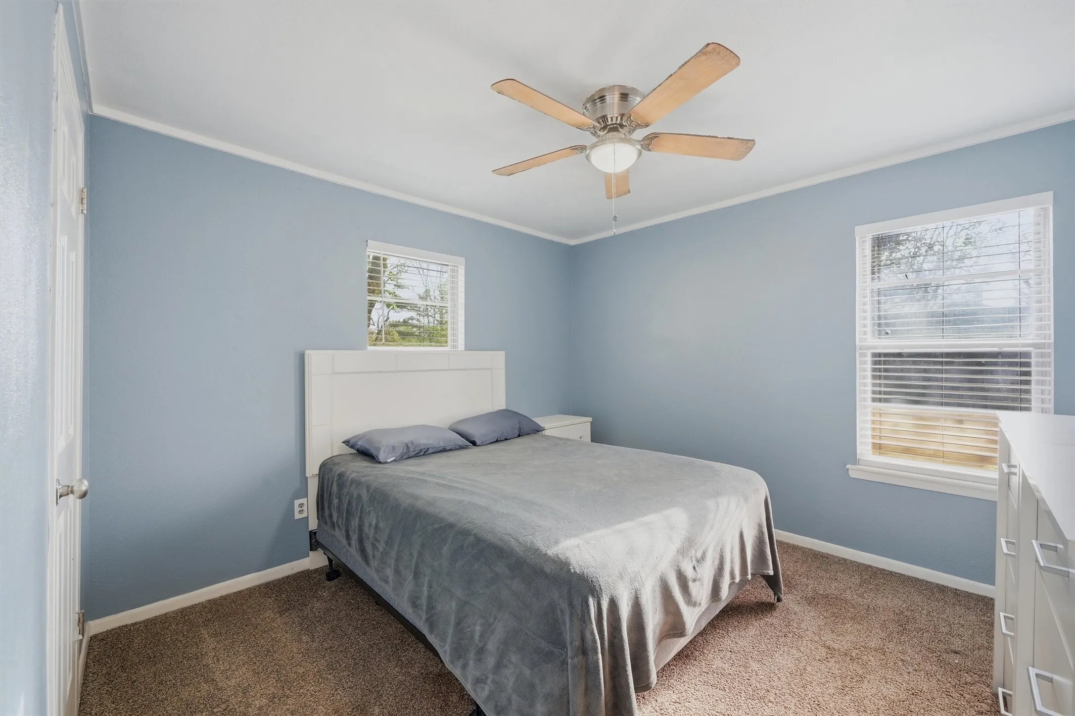 Single Family Residence For Sale in Grayson County , 600 E South Street, Whitesboro, Texas 76273, 2 Bedrooms, 1 Bathroom, Garage spaces, 800 Sqft, built in 1980, Price $155,900, mls#21226583, Real Estate Agent in Whitesboro, Homes For Sale in Grayson county, Homes For Sale in Whitesboro, Realtor in Whitesboro Texas, Real Estate Brokerage Independent Realty Texas, Luminita Cordes Realtor