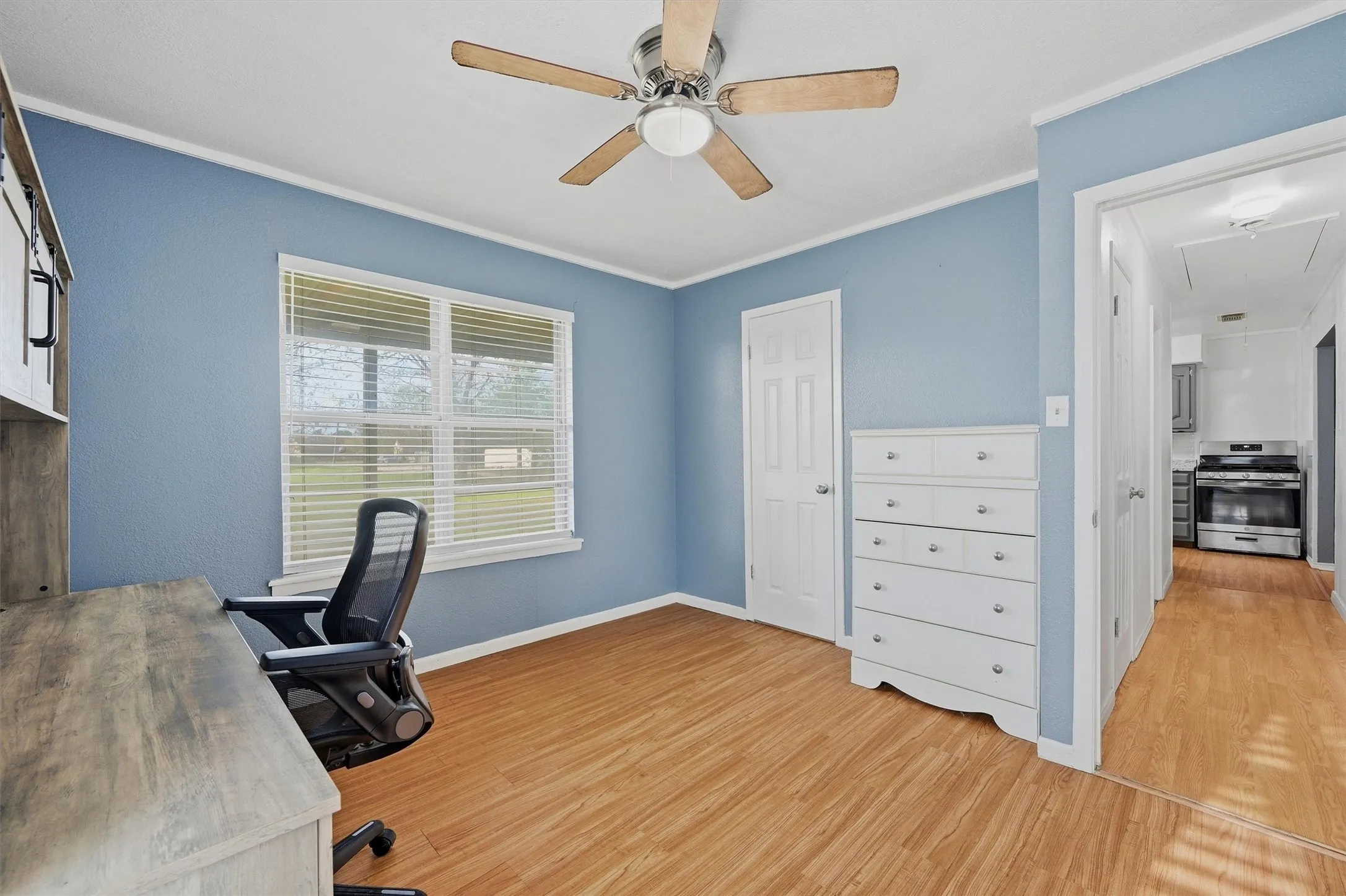 Single Family Residence For Sale in Grayson County , 600 E South Street, Whitesboro, Texas 76273, 2 Bedrooms, 1 Bathroom, Garage spaces, 800 Sqft, built in 1980, Price $155,900, mls#21226583, Real Estate Agent in Whitesboro, Homes For Sale in Grayson county, Homes For Sale in Whitesboro, Realtor in Whitesboro Texas, Real Estate Brokerage Independent Realty Texas, Luminita Cordes Realtor