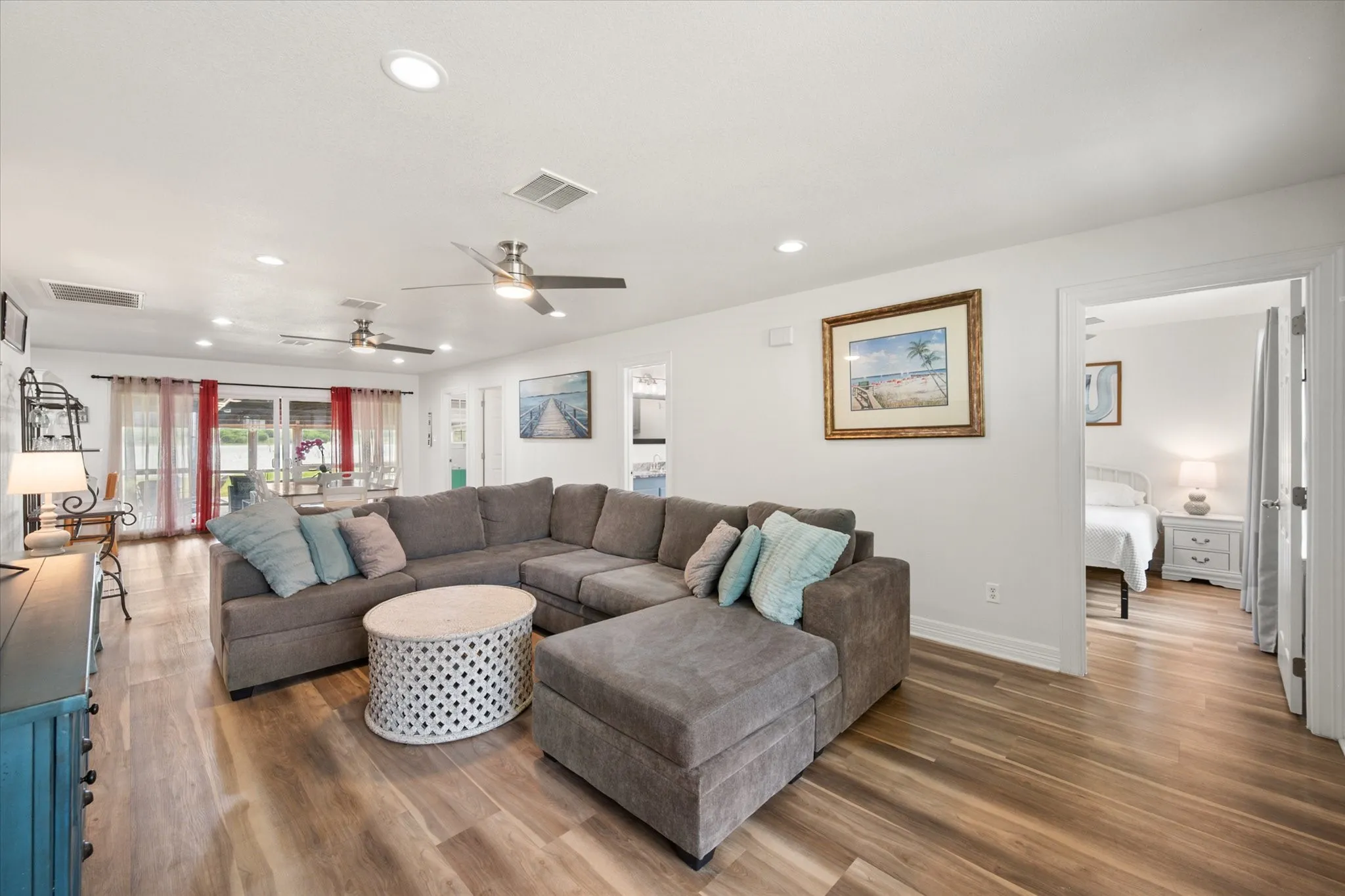Single Family Residence For Sale in Navarro County , 203 County Road 3124a, Corsicana, Texas 75109, 3 Bedroom, 2 Bathroom, Garage spaces, 1,459 Sqft, built in 2008, mls#21218042, Real Estate Agent in Corsicana, Homes For Sale in Navarro county, Homes For Sale in Corsicana, Realtor in Corsicana Texas, Real Estate Brokerage Independent Realty Texas, Luminita Cordes Realtor