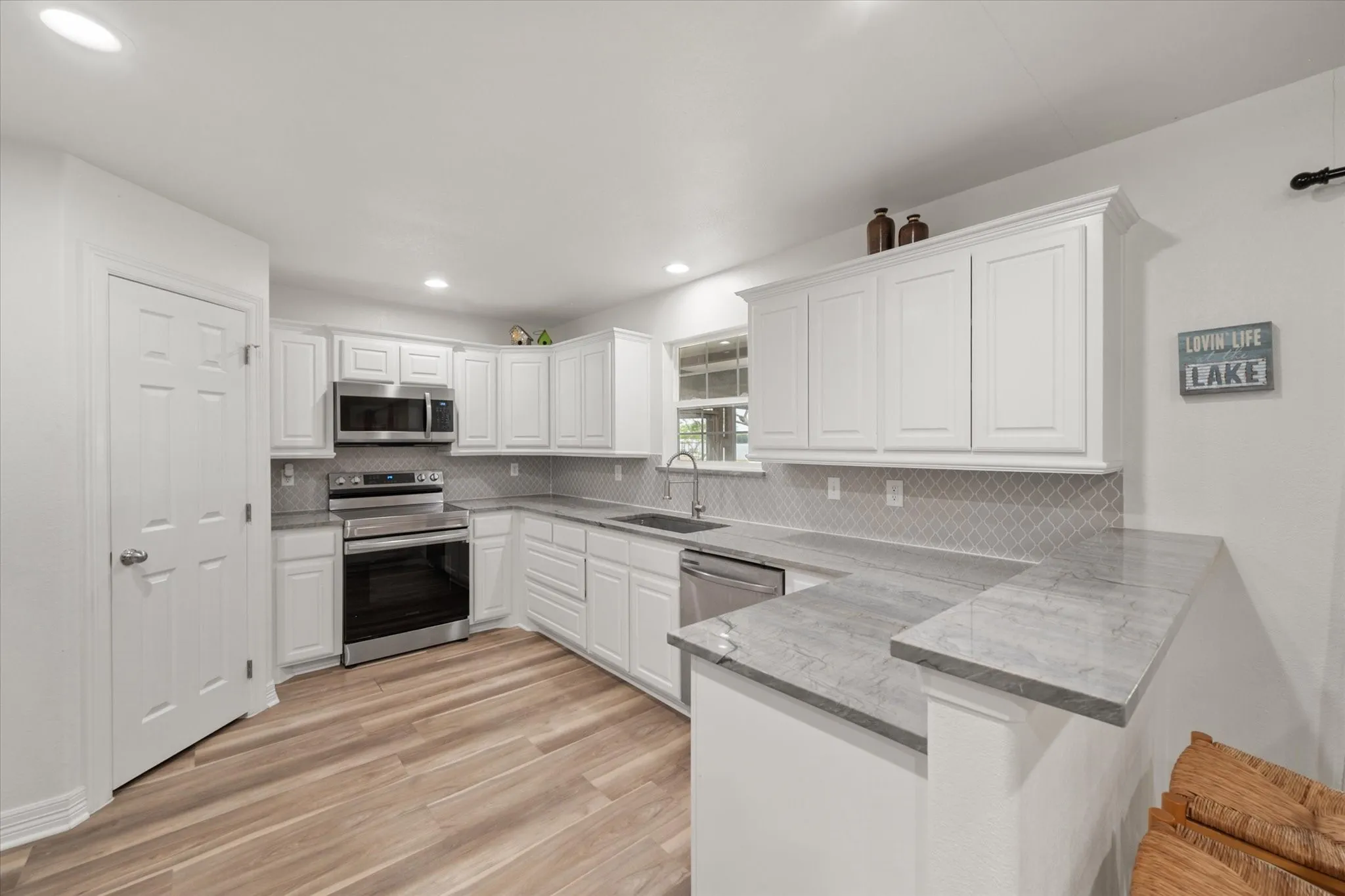 Single Family Residence For Sale in Navarro County , 203 County Road 3124a, Corsicana, Texas 75109, 3 Bedroom, 2 Bathroom, Garage spaces, 1,459 Sqft, built in 2008, mls#21218042, Real Estate Agent in Corsicana, Homes For Sale in Navarro county, Homes For Sale in Corsicana, Realtor in Corsicana Texas, Real Estate Brokerage Independent Realty Texas, Luminita Cordes Realtor