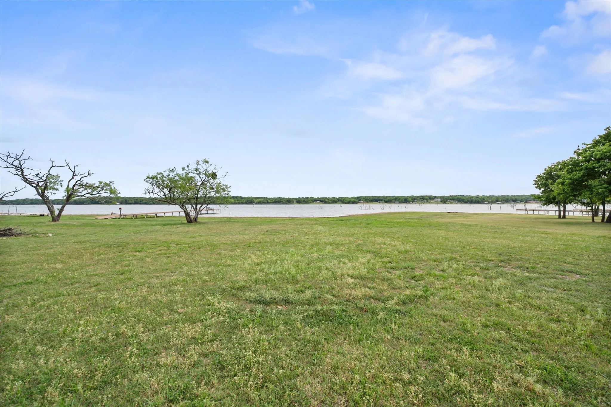 Single Family Residence For Sale in Navarro County , 203 County Road 3124a, Corsicana, Texas 75109, 3 Bedroom, 2 Bathroom, Garage spaces, 1,459 Sqft, built in 2008, mls#21218042, Real Estate Agent in Corsicana, Homes For Sale in Navarro county, Homes For Sale in Corsicana, Realtor in Corsicana Texas, Real Estate Brokerage Independent Realty Texas, Luminita Cordes Realtor