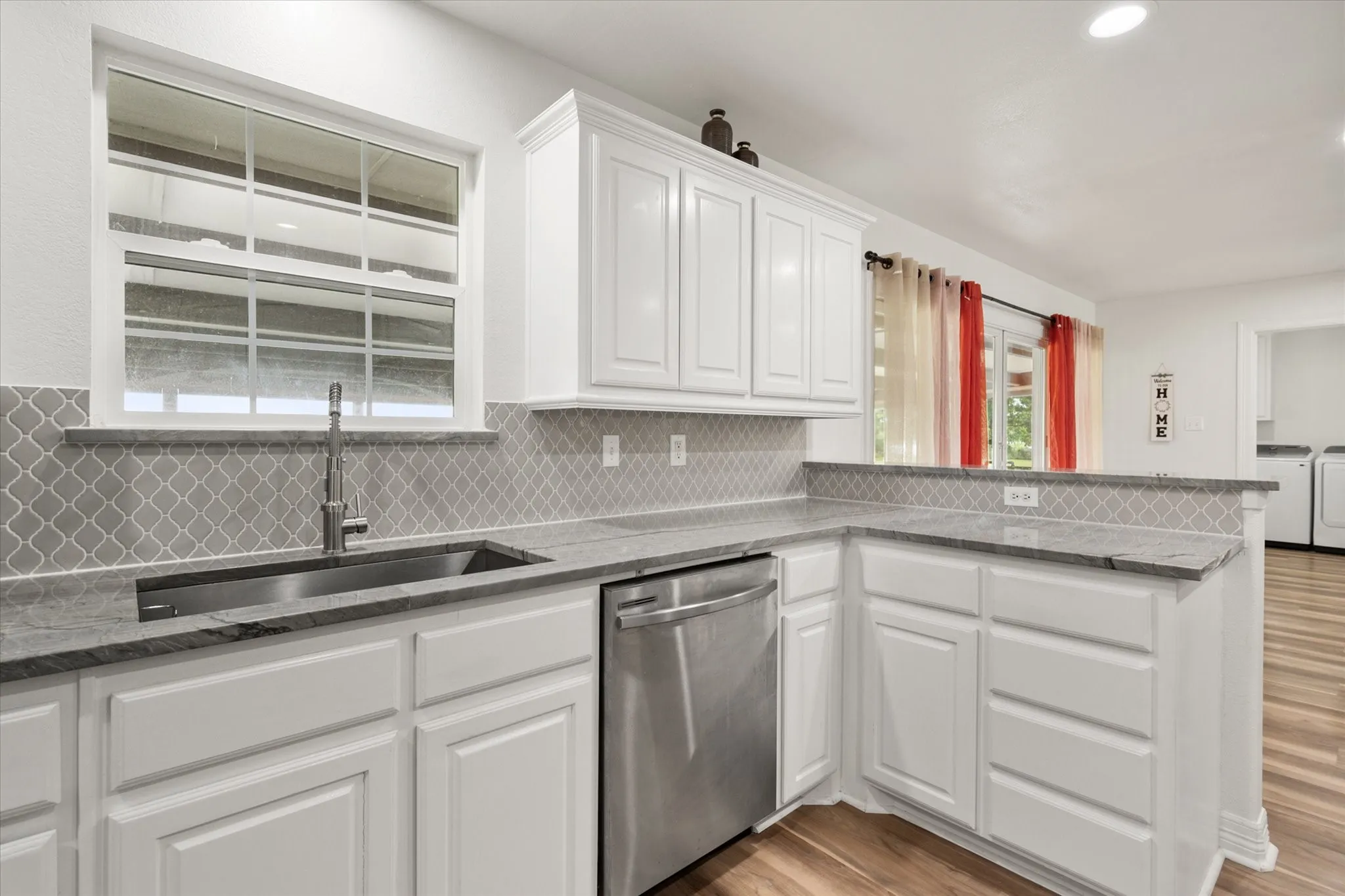 Single Family Residence For Sale in Navarro County , 203 County Road 3124a, Corsicana, Texas 75109, 3 Bedroom, 2 Bathroom, Garage spaces, 1,459 Sqft, built in 2008, mls#21218042, Real Estate Agent in Corsicana, Homes For Sale in Navarro county, Homes For Sale in Corsicana, Realtor in Corsicana Texas, Real Estate Brokerage Independent Realty Texas, Luminita Cordes Realtor