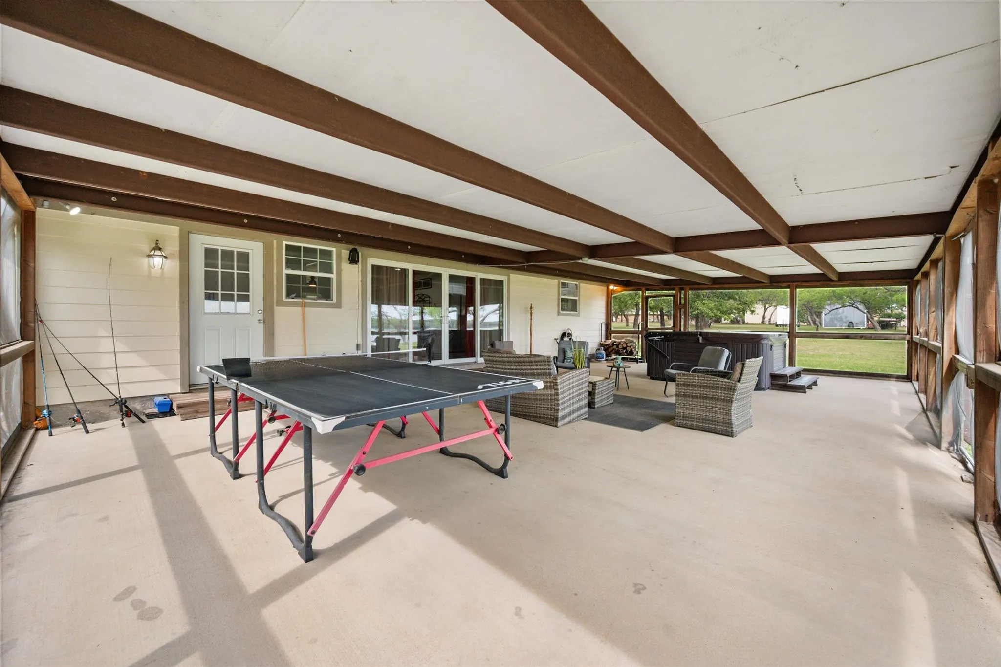 Single Family Residence For Sale in Navarro County , 203 County Road 3124a, Corsicana, Texas 75109, 3 Bedroom, 2 Bathroom, Garage spaces, 1,459 Sqft, built in 2008, mls#21218042, Real Estate Agent in Corsicana, Homes For Sale in Navarro county, Homes For Sale in Corsicana, Realtor in Corsicana Texas, Real Estate Brokerage Independent Realty Texas, Luminita Cordes Realtor