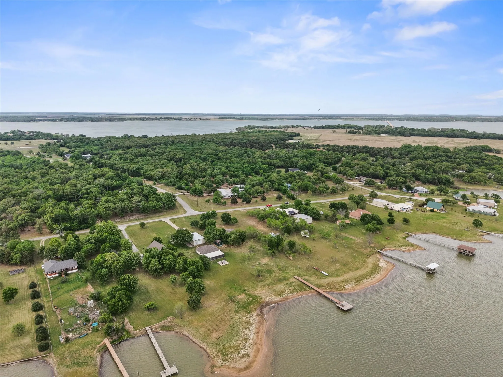 Single Family Residence For Sale in Navarro County , 203 County Road 3124a, Corsicana, Texas 75109, 3 Bedroom, 2 Bathroom, Garage spaces, 1,459 Sqft, built in 2008, mls#21218042, Real Estate Agent in Corsicana, Homes For Sale in Navarro county, Homes For Sale in Corsicana, Realtor in Corsicana Texas, Real Estate Brokerage Independent Realty Texas, Luminita Cordes Realtor
