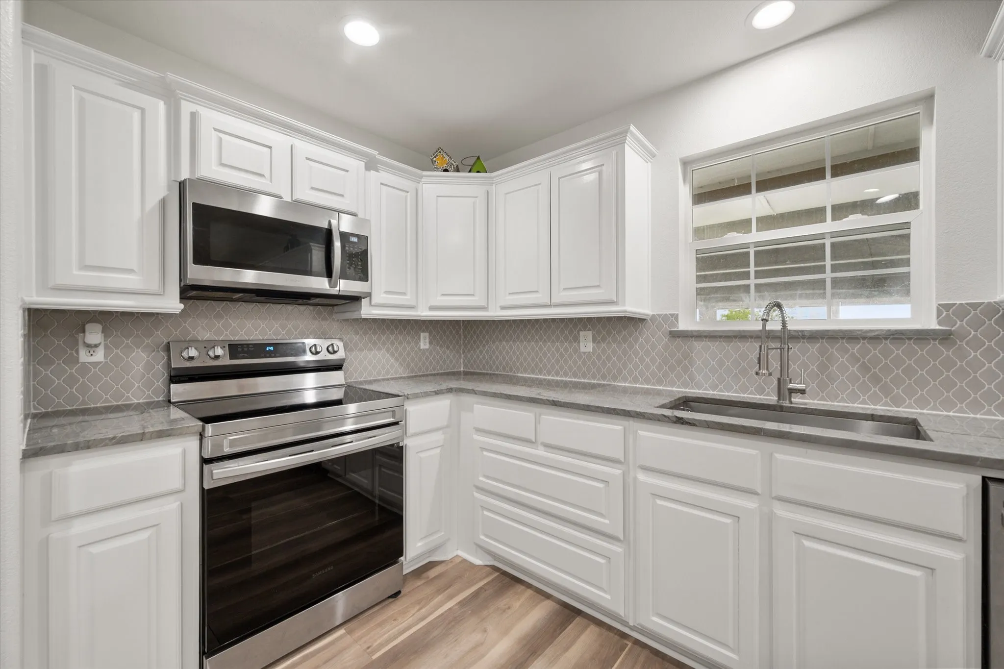 Single Family Residence For Sale in Navarro County , 203 County Road 3124a, Corsicana, Texas 75109, 3 Bedroom, 2 Bathroom, Garage spaces, 1,459 Sqft, built in 2008, mls#21218042, Real Estate Agent in Corsicana, Homes For Sale in Navarro county, Homes For Sale in Corsicana, Realtor in Corsicana Texas, Real Estate Brokerage Independent Realty Texas, Luminita Cordes Realtor