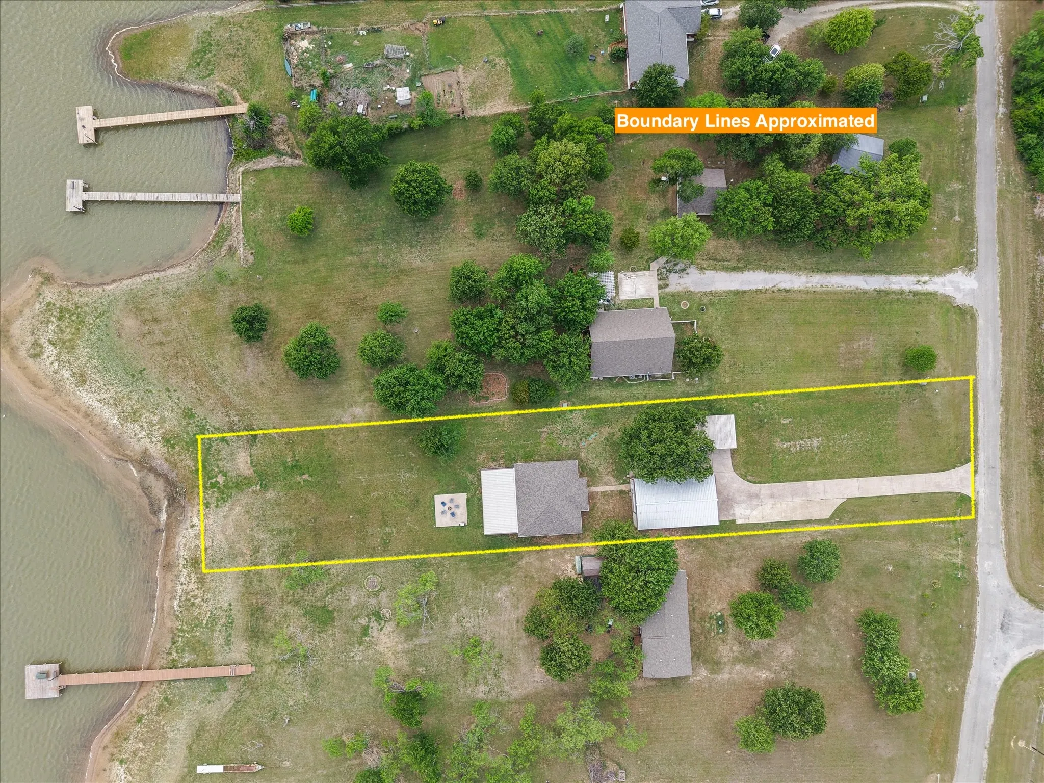 Single Family Residence For Sale in Navarro County , 203 County Road 3124a, Corsicana, Texas 75109, 3 Bedroom, 2 Bathroom, Garage spaces, 1,459 Sqft, built in 2008, mls#21218042, Real Estate Agent in Corsicana, Homes For Sale in Navarro county, Homes For Sale in Corsicana, Realtor in Corsicana Texas, Real Estate Brokerage Independent Realty Texas, Luminita Cordes Realtor