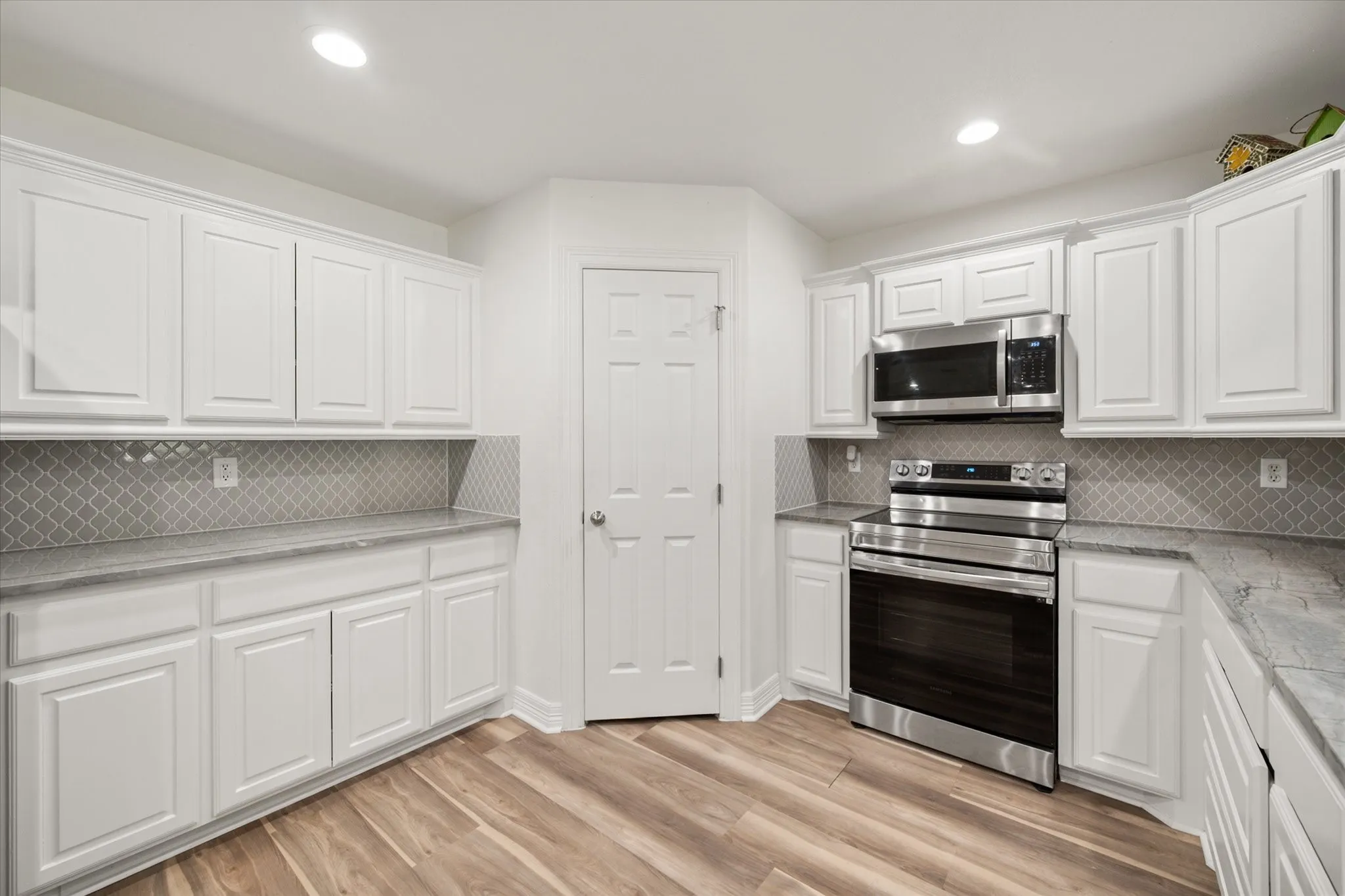 Single Family Residence For Sale in Navarro County , 203 County Road 3124a, Corsicana, Texas 75109, 3 Bedroom, 2 Bathroom, Garage spaces, 1,459 Sqft, built in 2008, mls#21218042, Real Estate Agent in Corsicana, Homes For Sale in Navarro county, Homes For Sale in Corsicana, Realtor in Corsicana Texas, Real Estate Brokerage Independent Realty Texas, Luminita Cordes Realtor