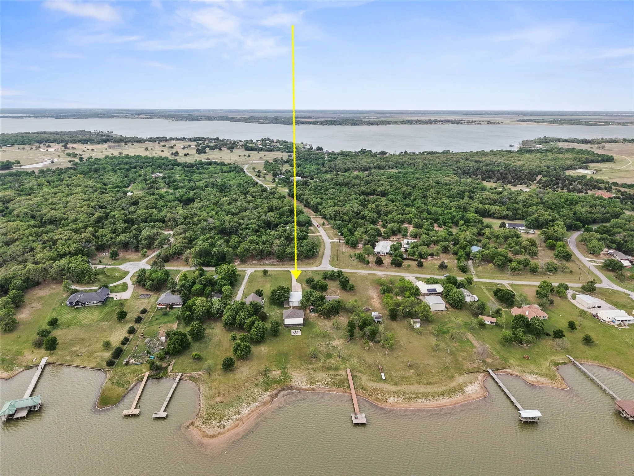 Single Family Residence For Sale in Navarro County , 203 County Road 3124a, Corsicana, Texas 75109, 3 Bedroom, 2 Bathroom, Garage spaces, 1,459 Sqft, built in 2008, mls#21218042, Real Estate Agent in Corsicana, Homes For Sale in Navarro county, Homes For Sale in Corsicana, Realtor in Corsicana Texas, Real Estate Brokerage Independent Realty Texas, Luminita Cordes Realtor