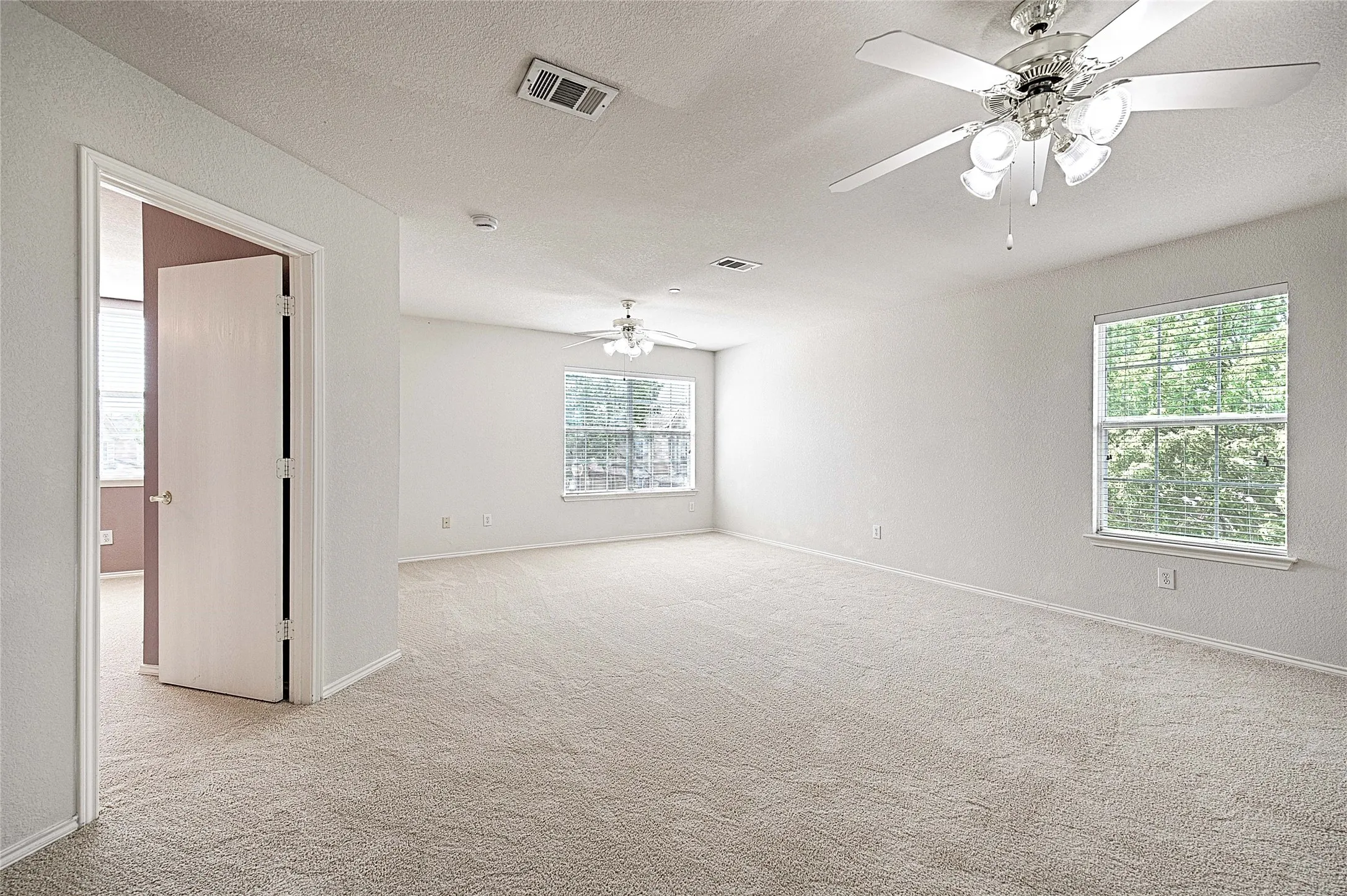 Townhouse For Sale in Collin County , 4579 Woodsboro Lane, Plano, Texas 75024, 2 Bedroom, 3 Bathroom, 2 Garage spaces, 1,950 Sqft, built in 2001, mls#21223844, Real Estate Agent in Plano, Homes For Sale in Collin county, Homes For Sale in Plano, Realtor in Plano Texas, Real Estate Brokerage Independent Realty Texas, Luminita Cordes Realtor