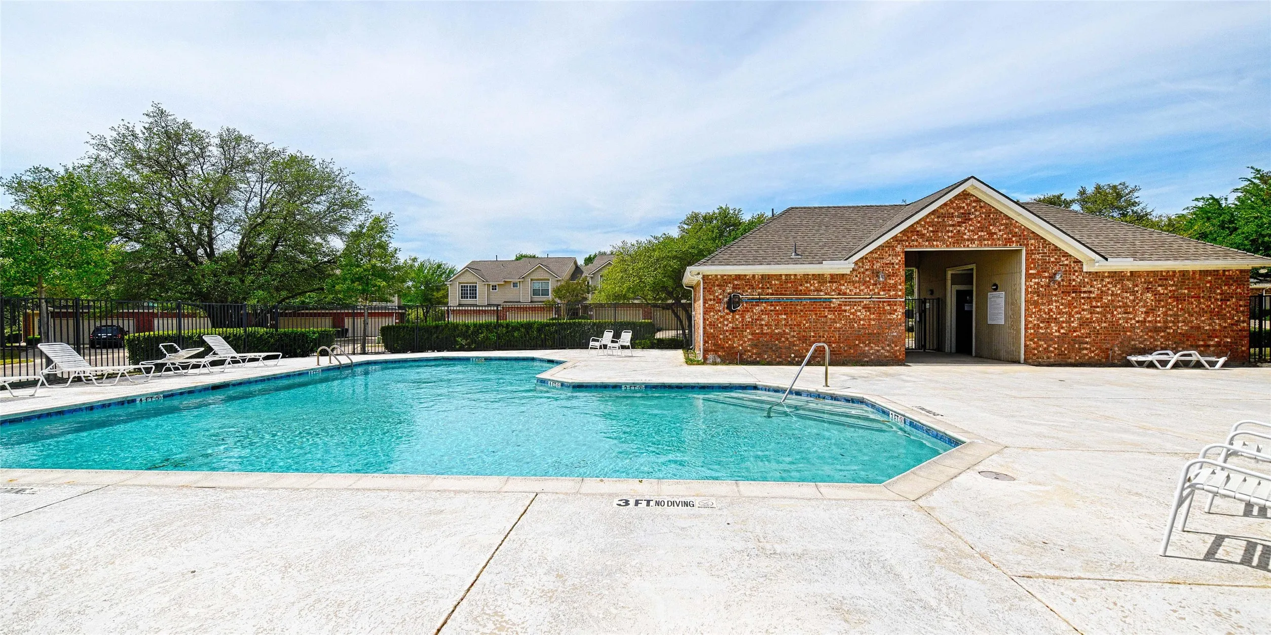 Townhouse For Sale in Collin County , 4579 Woodsboro Lane, Plano, Texas 75024, 2 Bedroom, 3 Bathroom, 2 Garage spaces, 1,950 Sqft, built in 2001, mls#21223844, Real Estate Agent in Plano, Homes For Sale in Collin county, Homes For Sale in Plano, Realtor in Plano Texas, Real Estate Brokerage Independent Realty Texas, Luminita Cordes Realtor