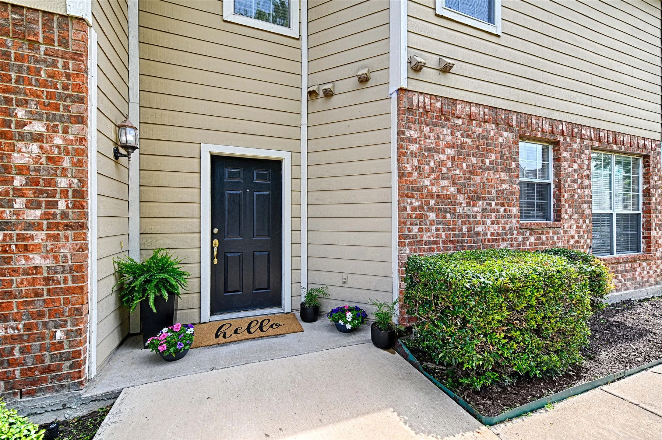 Townhouse For Sale in Collin County , 4579 Woodsboro Lane, Plano, Texas 75024, 2 Bedroom, 3 Bathroom, 2 Garage spaces, 1,950 Sqft, built in 2001, mls#21223844, Real Estate Agent in Plano, Homes For Sale in Collin county, Homes For Sale in Plano, Realtor in Plano Texas, Real Estate Brokerage Independent Realty Texas, Luminita Cordes Realtor