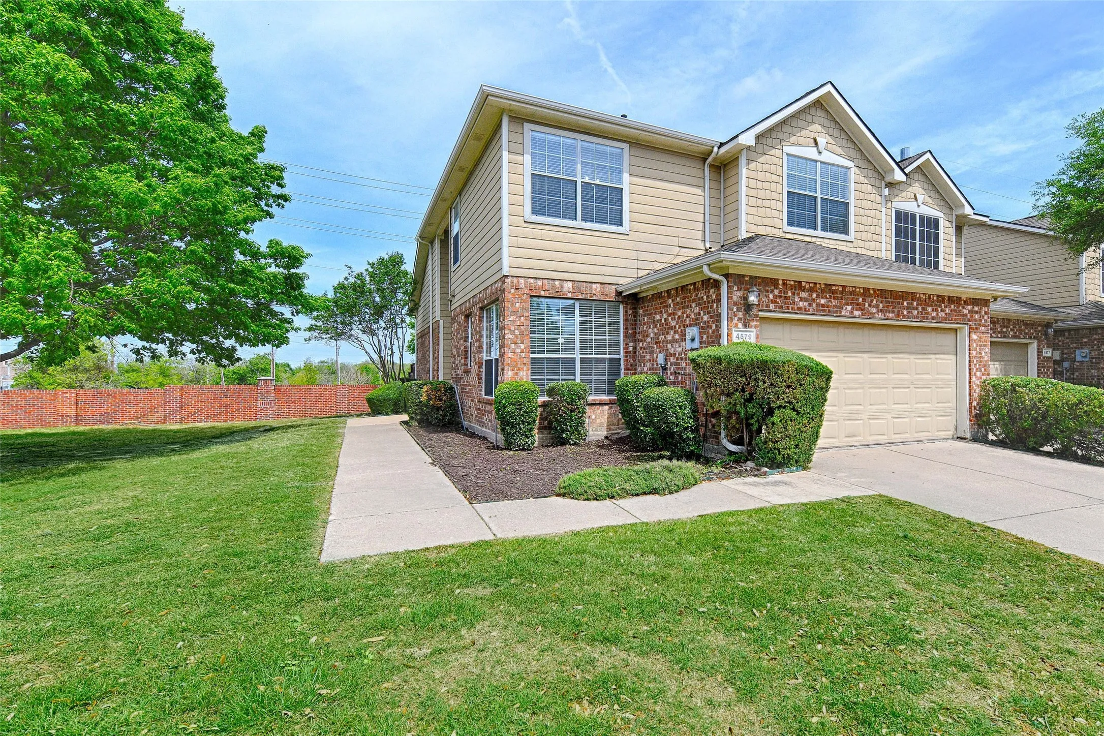 Townhouse For Sale in Collin County , 4579 Woodsboro Lane, Plano, Texas 75024, 2 Bedroom, 3 Bathroom, 2 Garage spaces, 1,950 Sqft, built in 2001, mls#21223844, Real Estate Agent in Plano, Homes For Sale in Collin county, Homes For Sale in Plano, Realtor in Plano Texas, Real Estate Brokerage Independent Realty Texas, Luminita Cordes Realtor
