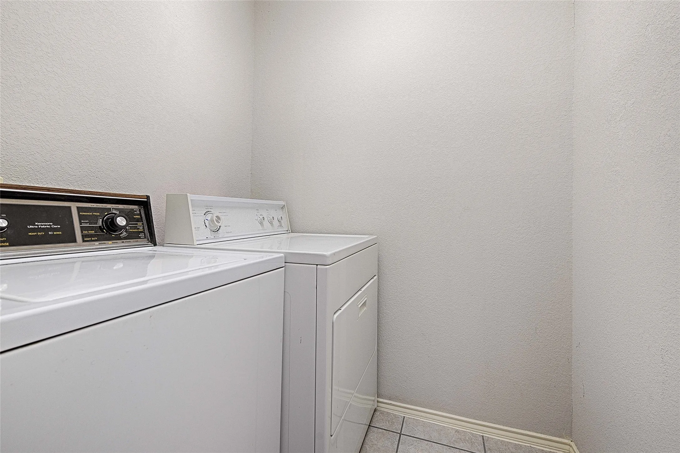 Townhouse For Sale in Collin County , 4579 Woodsboro Lane, Plano, Texas 75024, 2 Bedroom, 3 Bathroom, 2 Garage spaces, 1,950 Sqft, built in 2001, mls#21223844, Real Estate Agent in Plano, Homes For Sale in Collin county, Homes For Sale in Plano, Realtor in Plano Texas, Real Estate Brokerage Independent Realty Texas, Luminita Cordes Realtor