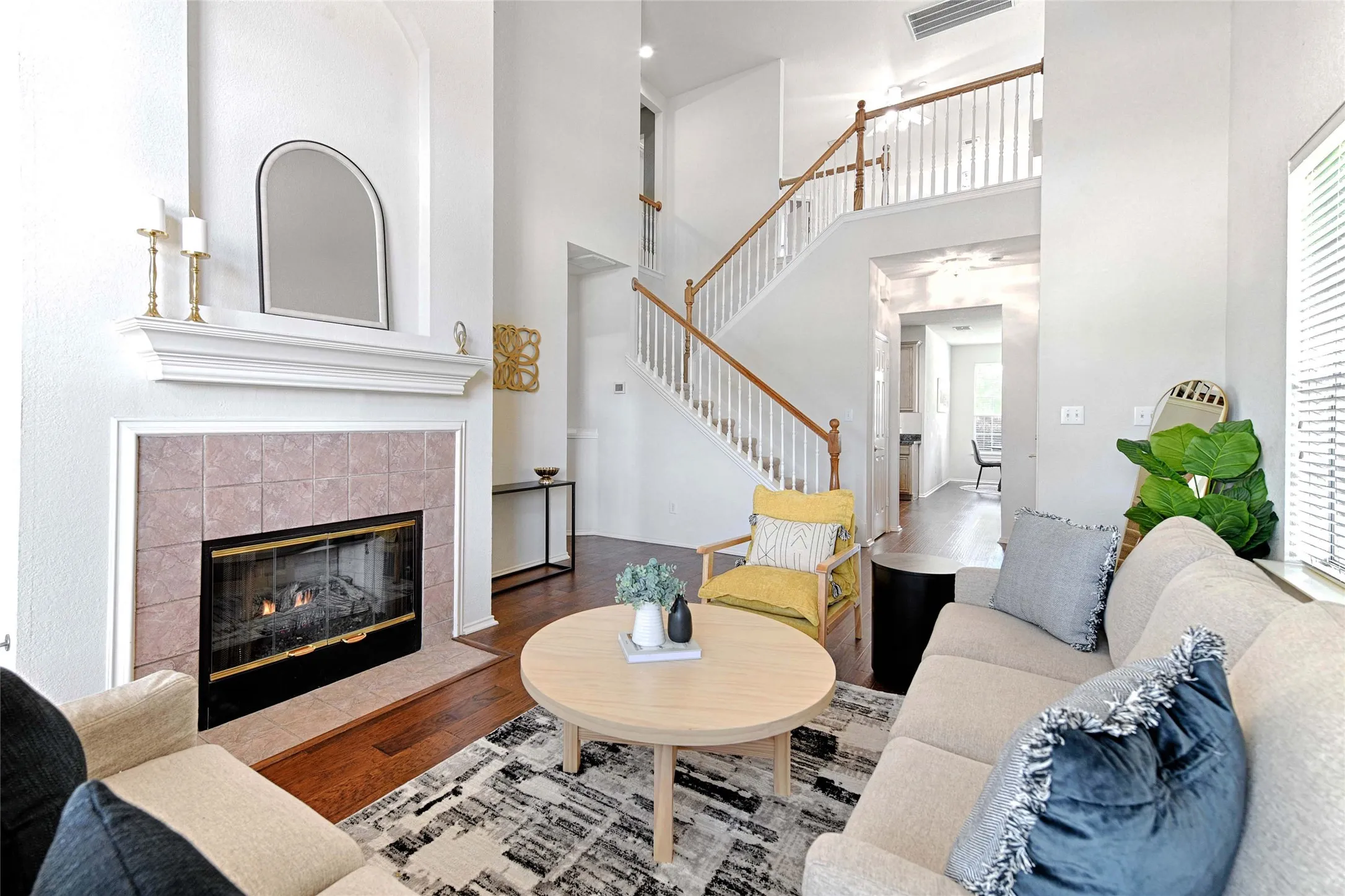 Townhouse For Sale in Collin County , 4579 Woodsboro Lane, Plano, Texas 75024, 2 Bedroom, 3 Bathroom, 2 Garage spaces, 1,950 Sqft, built in 2001, mls#21223844, Real Estate Agent in Plano, Homes For Sale in Collin county, Homes For Sale in Plano, Realtor in Plano Texas, Real Estate Brokerage Independent Realty Texas, Luminita Cordes Realtor
