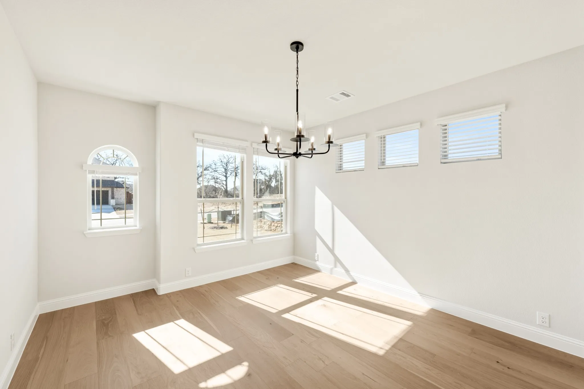 Single Family Residence For Sale in Tarrant County , 2302 Prosper Way, Mansfield, Texas 76063, 4 Bedrooms, 4 Bathrooms, 2 Garage spaces, 3,485 Sqft, built in 2024, New Construction - Complete, Price $658,803, mls#21226684, Real Estate Agent in Mansfield, Homes For Sale in Tarrant county, Homes For Sale in Mansfield, Realtor in Mansfield Texas, Real Estate Brokerage Independent Realty Texas, Luminita Cordes Realtor