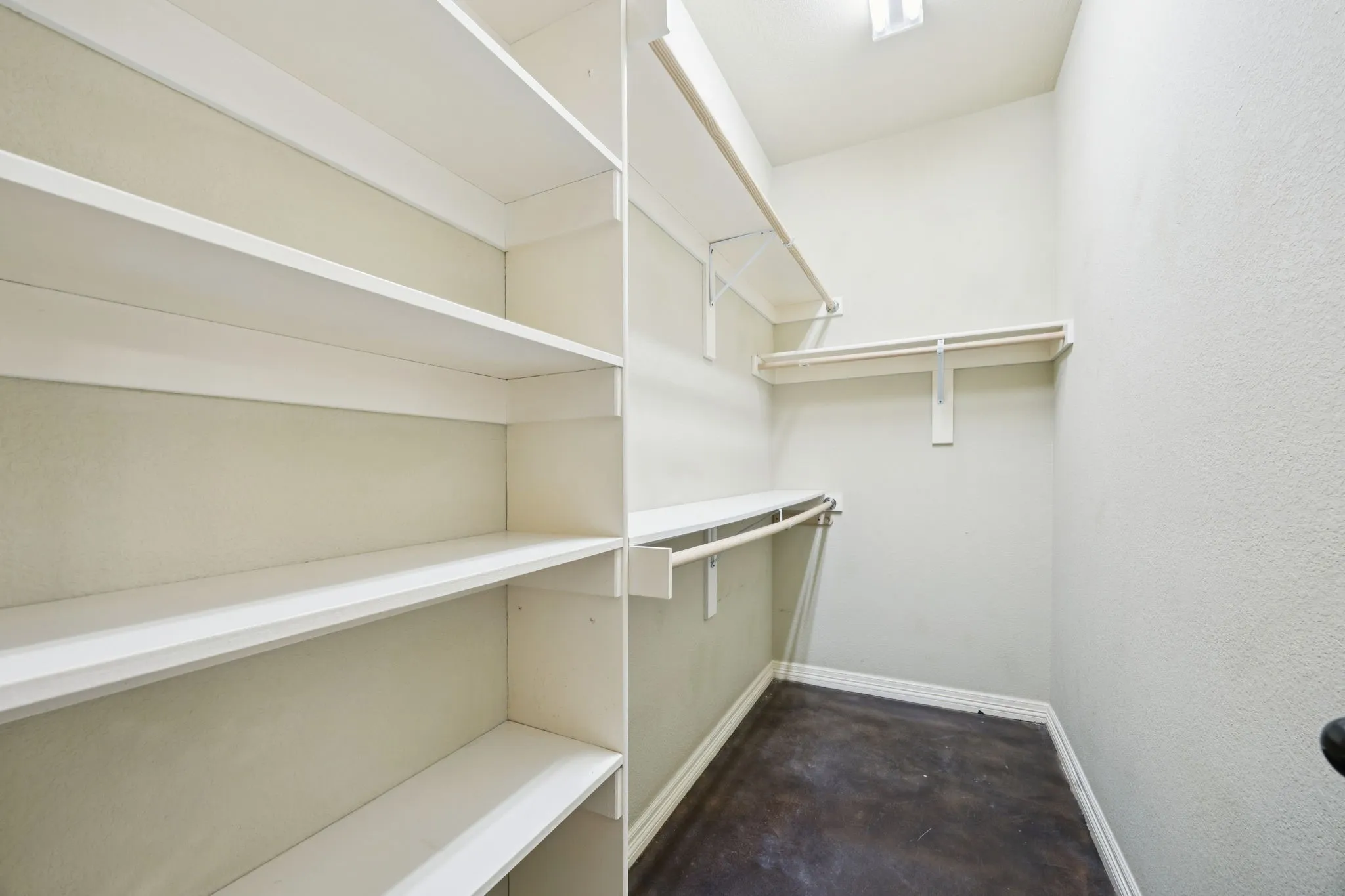 Farm For Sale in Collin County , 4360 County Road 411, Mc Kinney, Texas 75071, 4 Bedroom, 3 Bathroom, Garage spaces, 2,880 Sqft, built in 2007, Preowned, mls#21226679, Real Estate Agent in Mc Kinney, Homes For Sale in Collin county, Homes For Sale in Mc Kinney, Realtor in Mc Kinney Texas, Real Estate Brokerage Independent Realty Texas, Luminita Cordes Realtor