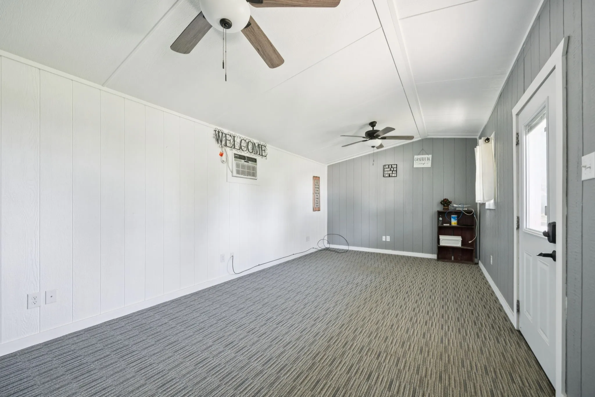 Farm For Sale in Collin County , 4360 County Road 411, Mc Kinney, Texas 75071, 4 Bedroom, 3 Bathroom, Garage spaces, 2,880 Sqft, built in 2007, Preowned, mls#21226679, Real Estate Agent in Mc Kinney, Homes For Sale in Collin county, Homes For Sale in Mc Kinney, Realtor in Mc Kinney Texas, Real Estate Brokerage Independent Realty Texas, Luminita Cordes Realtor