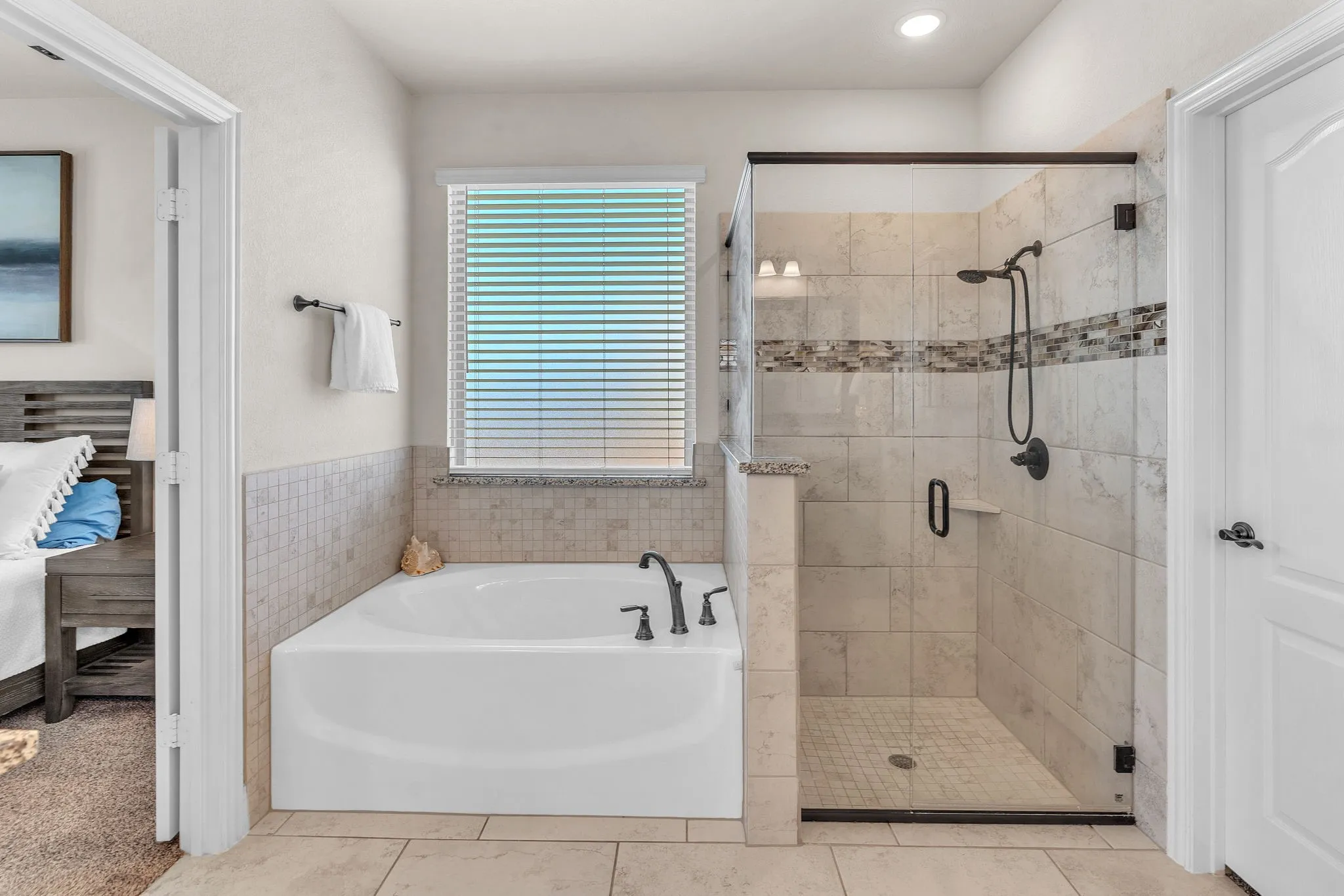 Single Family Residence For Sale in Ellis County , 4002 Grove Valley Road, Midlothian, Texas 76065, 5 Bedroom, 4 Bathroom, 2 Garage spaces, 3,484 Sqft, built in 2021, Preowned, mls#21222534, Real Estate Agent in Midlothian, Homes For Sale in Ellis county, Homes For Sale in Midlothian, Realtor in Midlothian Texas, Real Estate Brokerage Independent Realty Texas, Luminita Cordes Realtor