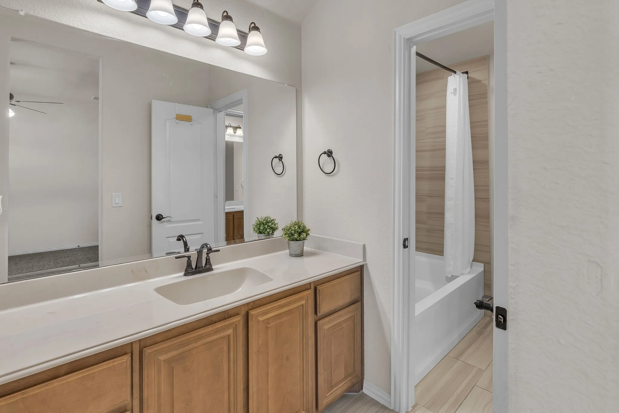 Single Family Residence For Sale in Ellis County , 4002 Grove Valley Road, Midlothian, Texas 76065, 5 Bedroom, 4 Bathroom, 2 Garage spaces, 3,484 Sqft, built in 2021, Preowned, mls#21222534, Real Estate Agent in Midlothian, Homes For Sale in Ellis county, Homes For Sale in Midlothian, Realtor in Midlothian Texas, Real Estate Brokerage Independent Realty Texas, Luminita Cordes Realtor