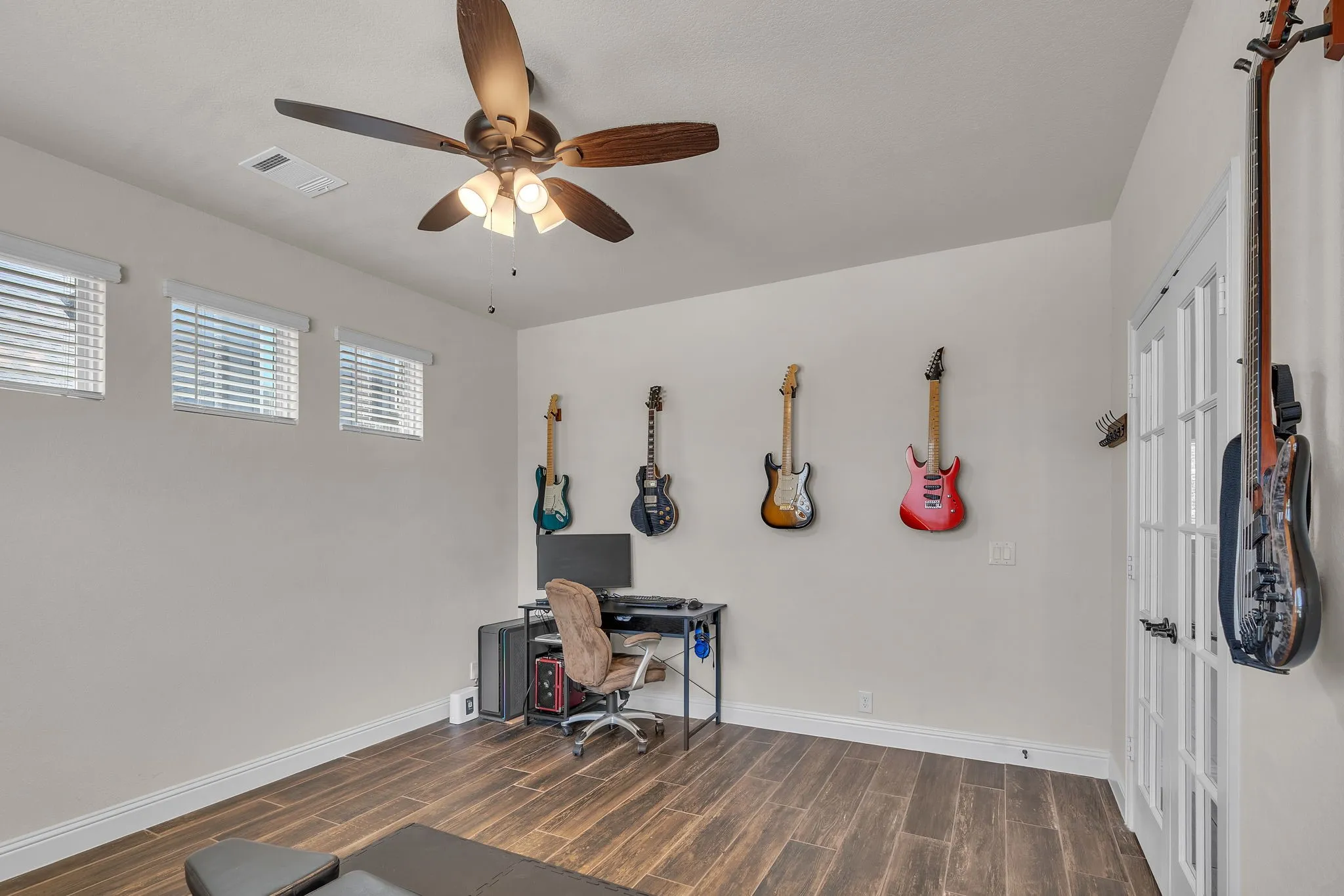 Single Family Residence For Sale in Ellis County , 4002 Grove Valley Road, Midlothian, Texas 76065, 5 Bedroom, 4 Bathroom, 2 Garage spaces, 3,484 Sqft, built in 2021, Preowned, mls#21222534, Real Estate Agent in Midlothian, Homes For Sale in Ellis county, Homes For Sale in Midlothian, Realtor in Midlothian Texas, Real Estate Brokerage Independent Realty Texas, Luminita Cordes Realtor