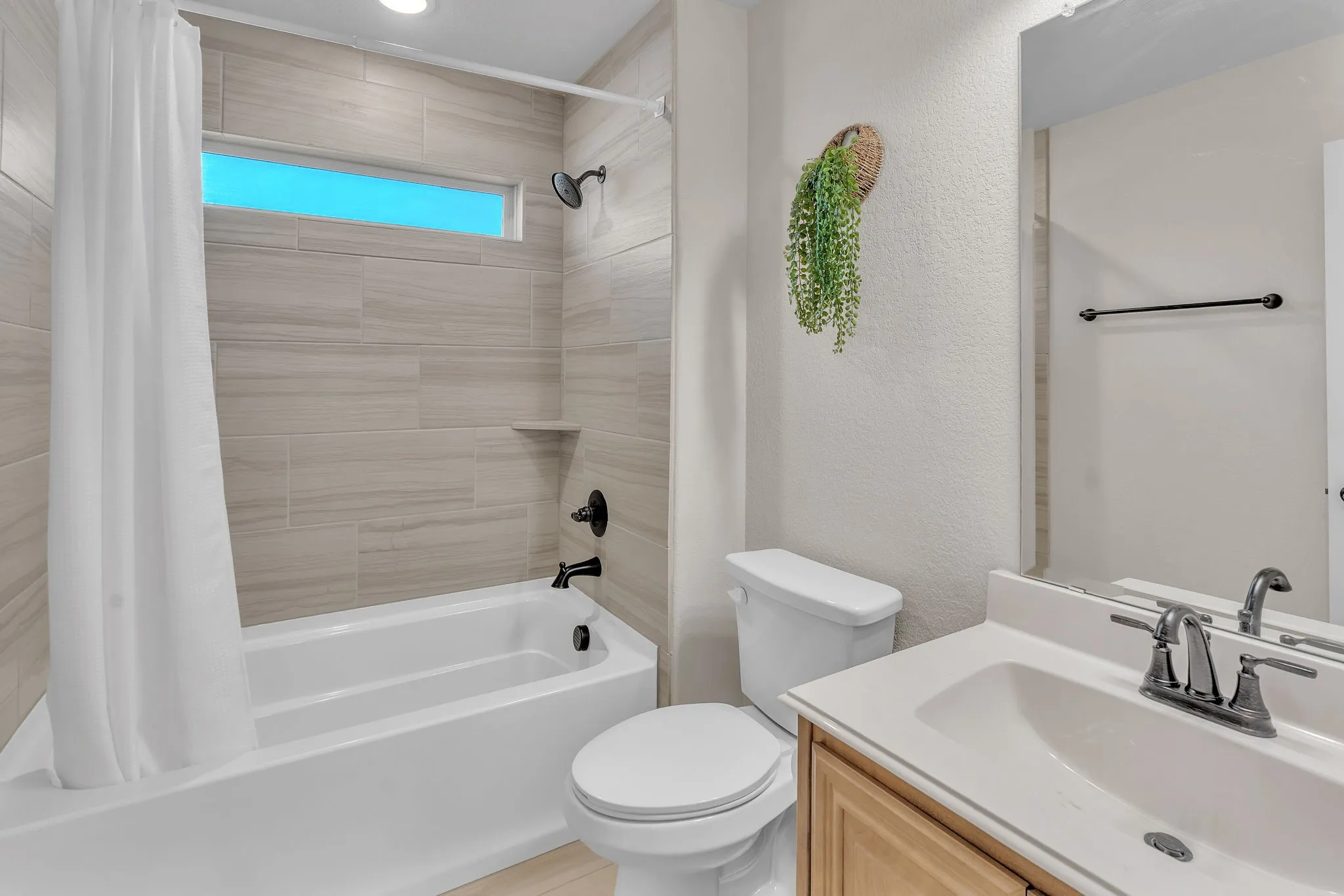 Single Family Residence For Sale in Ellis County , 4002 Grove Valley Road, Midlothian, Texas 76065, 5 Bedroom, 4 Bathroom, 2 Garage spaces, 3,484 Sqft, built in 2021, Preowned, mls#21222534, Real Estate Agent in Midlothian, Homes For Sale in Ellis county, Homes For Sale in Midlothian, Realtor in Midlothian Texas, Real Estate Brokerage Independent Realty Texas, Luminita Cordes Realtor