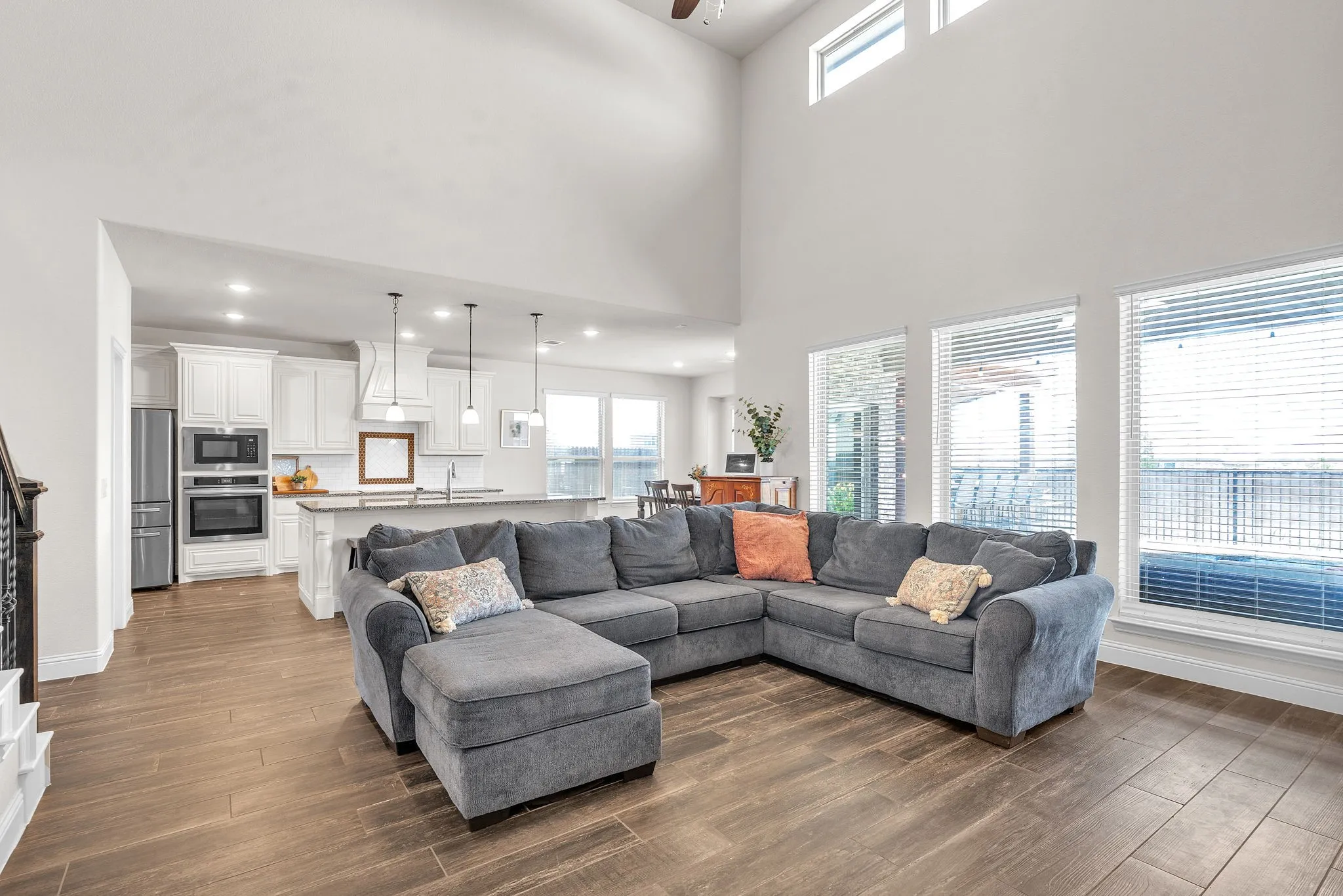 Single Family Residence For Sale in Ellis County , 4002 Grove Valley Road, Midlothian, Texas 76065, 5 Bedroom, 4 Bathroom, 2 Garage spaces, 3,484 Sqft, built in 2021, Preowned, mls#21222534, Real Estate Agent in Midlothian, Homes For Sale in Ellis county, Homes For Sale in Midlothian, Realtor in Midlothian Texas, Real Estate Brokerage Independent Realty Texas, Luminita Cordes Realtor