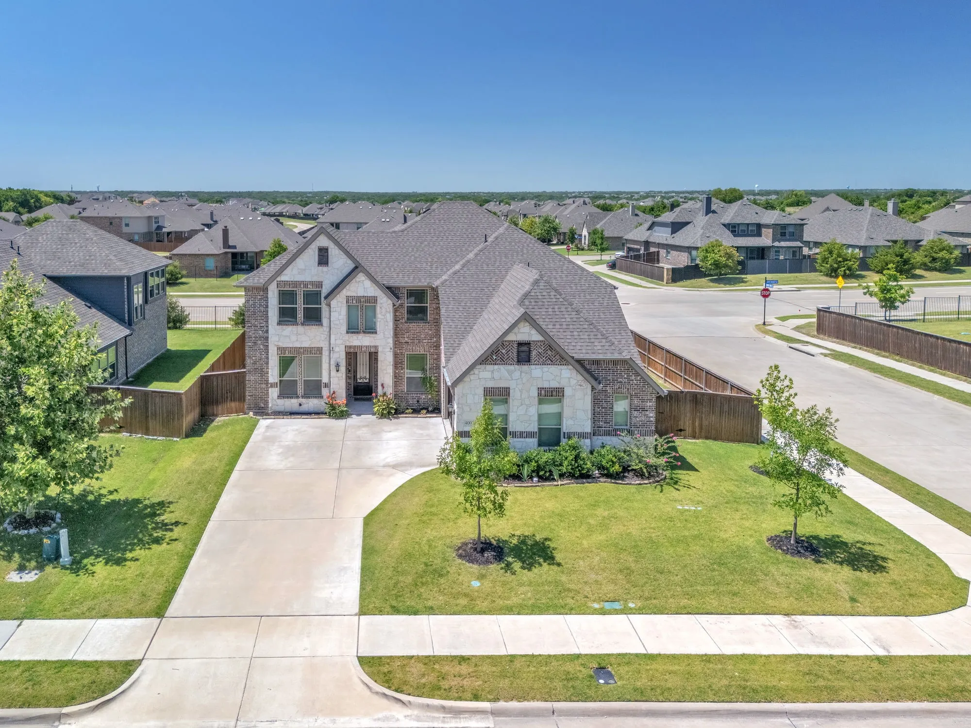 Single Family Residence For Sale in Ellis County , 4002 Grove Valley Road, Midlothian, Texas 76065, 5 Bedroom, 4 Bathroom, 2 Garage spaces, 3,484 Sqft, built in 2021, Preowned, mls#21222534, Real Estate Agent in Midlothian, Homes For Sale in Ellis county, Homes For Sale in Midlothian, Realtor in Midlothian Texas, Real Estate Brokerage Independent Realty Texas, Luminita Cordes Realtor