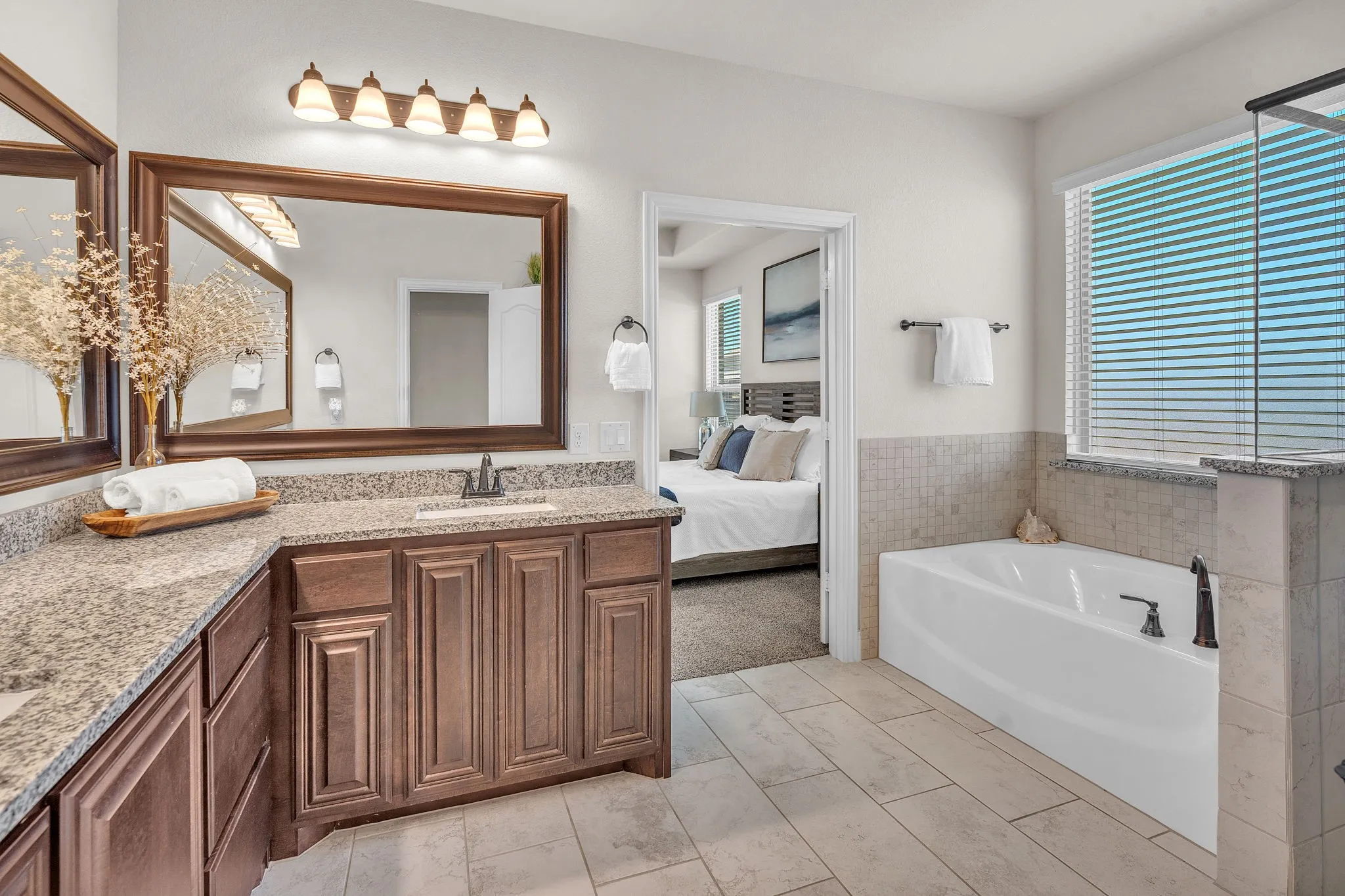 Single Family Residence For Sale in Ellis County , 4002 Grove Valley Road, Midlothian, Texas 76065, 5 Bedroom, 4 Bathroom, 2 Garage spaces, 3,484 Sqft, built in 2021, Preowned, mls#21222534, Real Estate Agent in Midlothian, Homes For Sale in Ellis county, Homes For Sale in Midlothian, Realtor in Midlothian Texas, Real Estate Brokerage Independent Realty Texas, Luminita Cordes Realtor