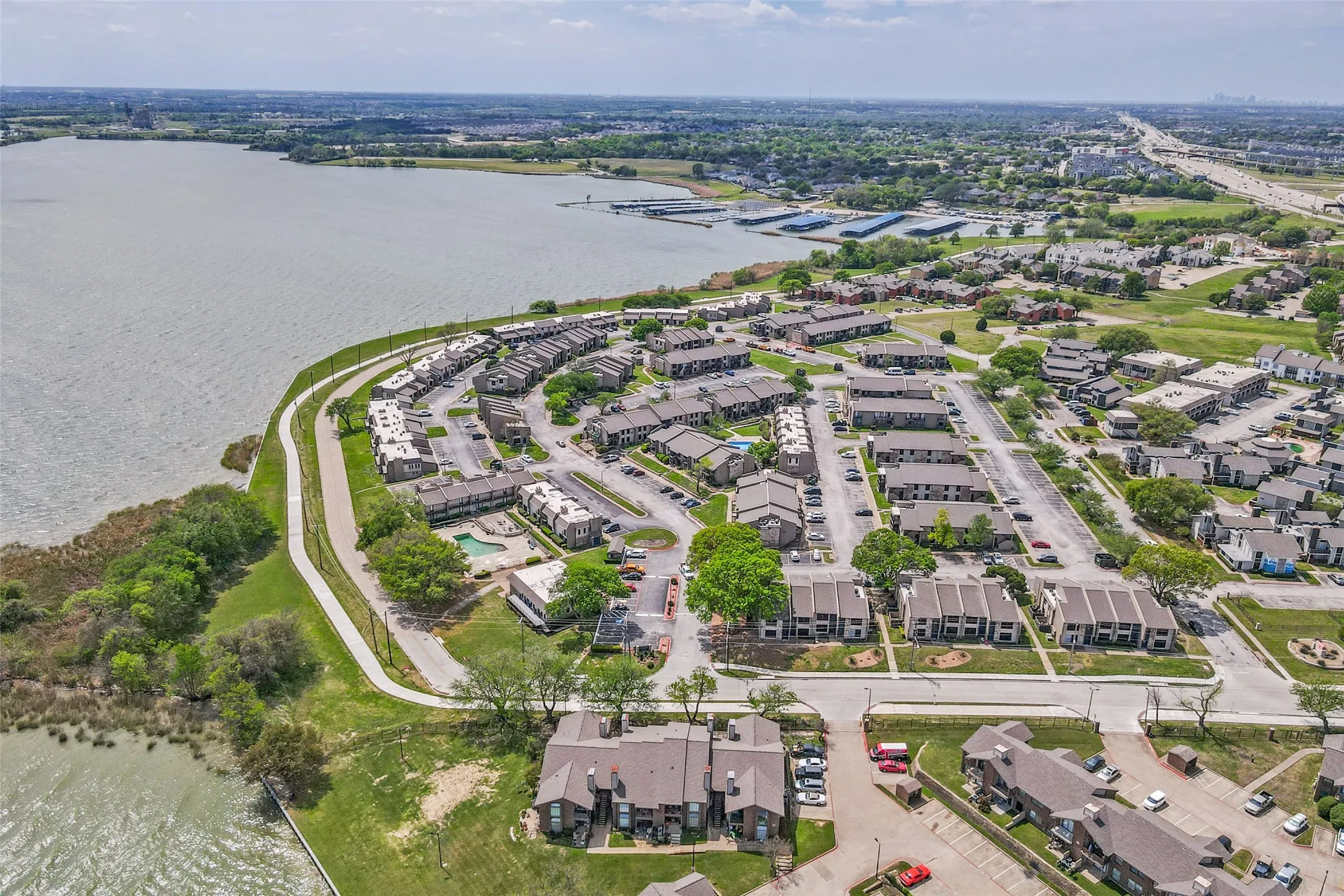 Condominium For Sale in Dallas County , 4602 Chaha Road 207, Garland, Texas 75043, 1 Bedroom, 1 Bathroom, Garage spaces, 717 Sqft, built in 1981, mls#21226690, Real Estate Agent in Garland, Homes For Sale in Dallas county, Homes For Sale in Garland, Realtor in Garland Texas, Real Estate Brokerage Independent Realty Texas, Luminita Cordes Realtor