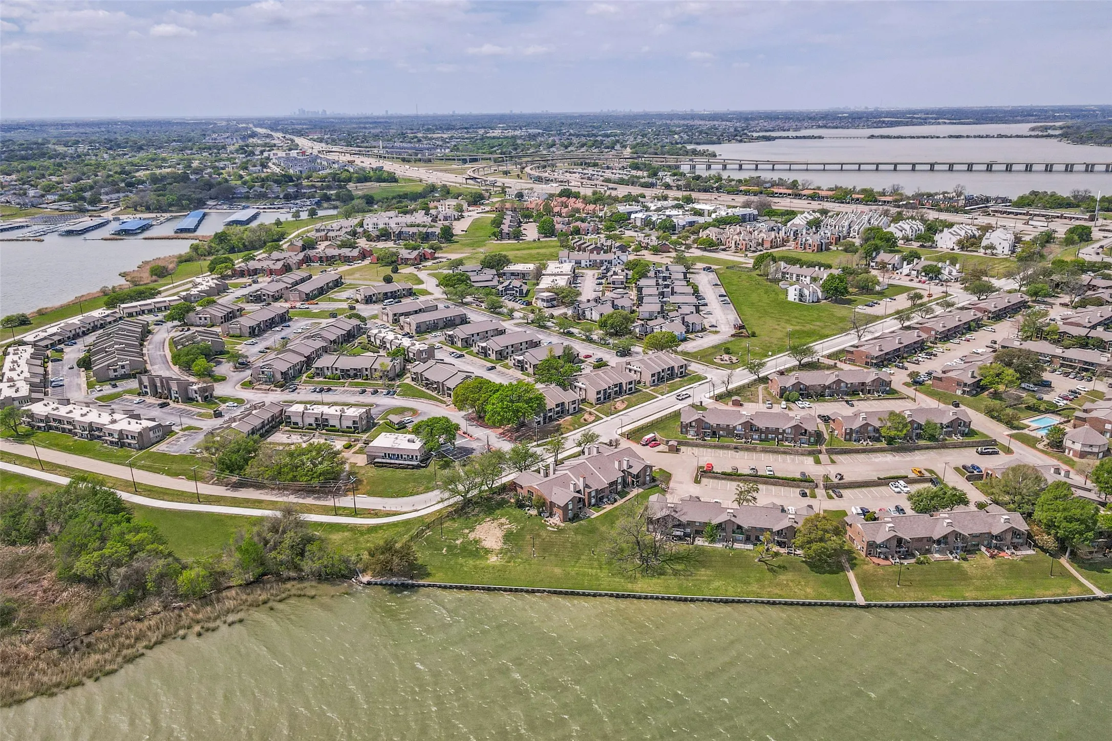 Condominium For Sale in Dallas County , 4602 Chaha Road 207, Garland, Texas 75043, 1 Bedroom, 1 Bathroom, Garage spaces, 717 Sqft, built in 1981, mls#21226690, Real Estate Agent in Garland, Homes For Sale in Dallas county, Homes For Sale in Garland, Realtor in Garland Texas, Real Estate Brokerage Independent Realty Texas, Luminita Cordes Realtor