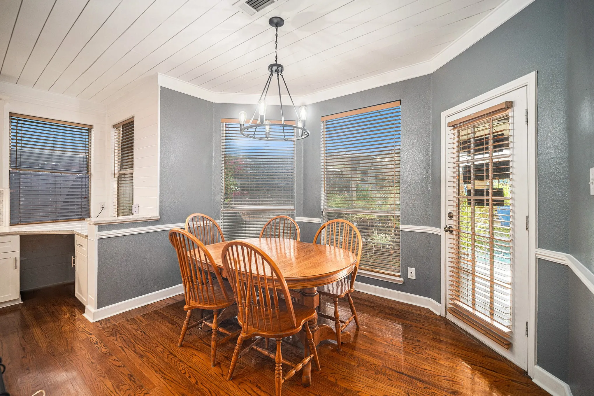 Single Family Residence For Sale in Tarrant County , 6213 Bowin Drive, Fort Worth, Texas 76132, 4 Bedroom, 3 Bathroom, 2 Garage spaces, 2,697 Sqft, built in 1998, Preowned, mls#21225816, Real Estate Agent in Fort Worth, Homes For Sale in Tarrant county, Homes For Sale in Fort Worth, Realtor in Fort Worth Texas, Real Estate Brokerage Independent Realty Texas, Luminita Cordes Realtor