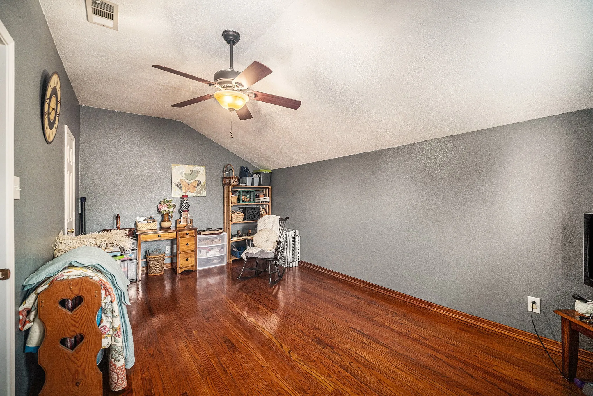 Single Family Residence For Sale in Tarrant County , 6213 Bowin Drive, Fort Worth, Texas 76132, 4 Bedroom, 3 Bathroom, 2 Garage spaces, 2,697 Sqft, built in 1998, Preowned, mls#21225816, Real Estate Agent in Fort Worth, Homes For Sale in Tarrant county, Homes For Sale in Fort Worth, Realtor in Fort Worth Texas, Real Estate Brokerage Independent Realty Texas, Luminita Cordes Realtor