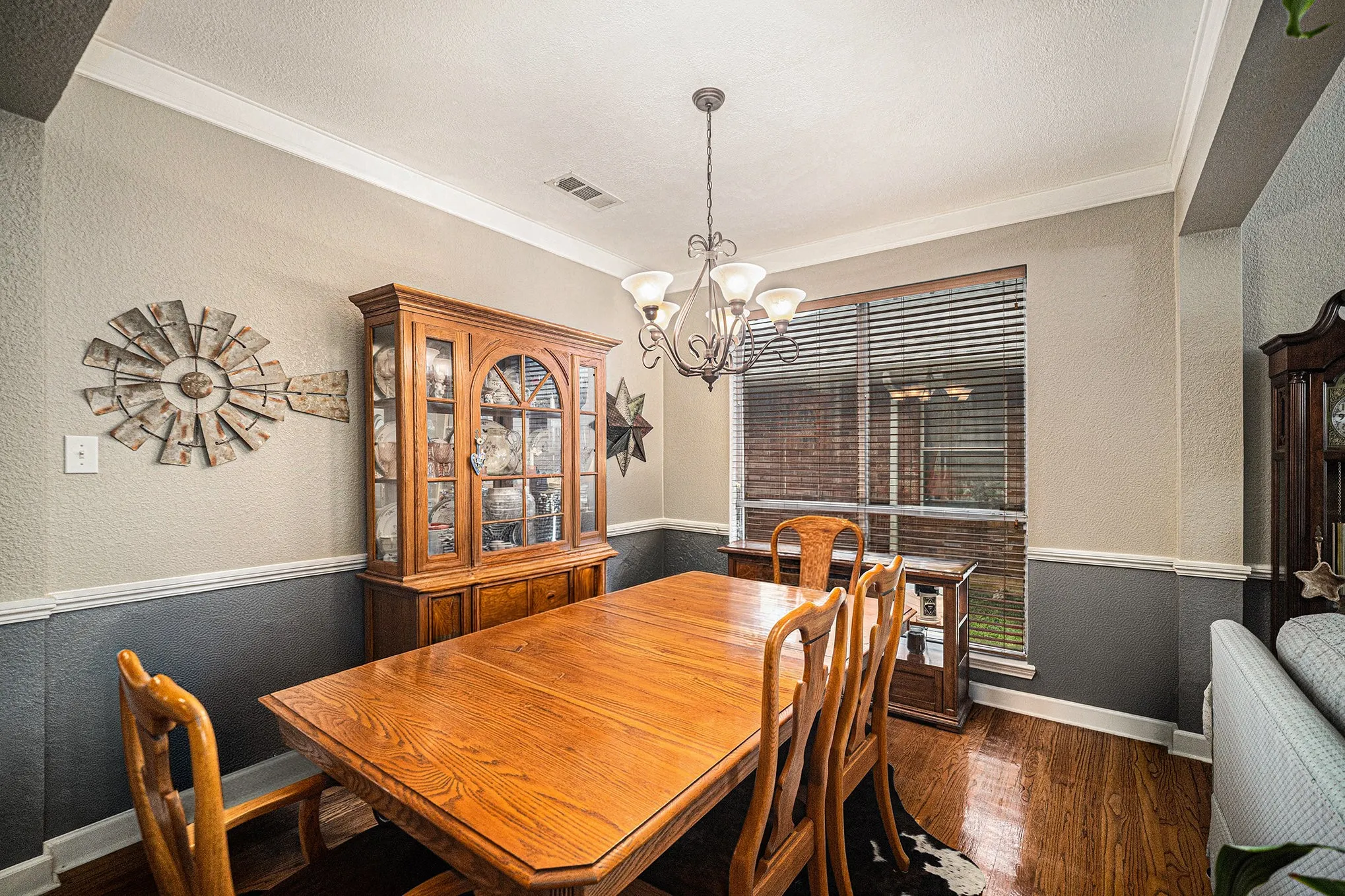 Single Family Residence For Sale in Tarrant County , 6213 Bowin Drive, Fort Worth, Texas 76132, 4 Bedroom, 3 Bathroom, 2 Garage spaces, 2,697 Sqft, built in 1998, Preowned, mls#21225816, Real Estate Agent in Fort Worth, Homes For Sale in Tarrant county, Homes For Sale in Fort Worth, Realtor in Fort Worth Texas, Real Estate Brokerage Independent Realty Texas, Luminita Cordes Realtor