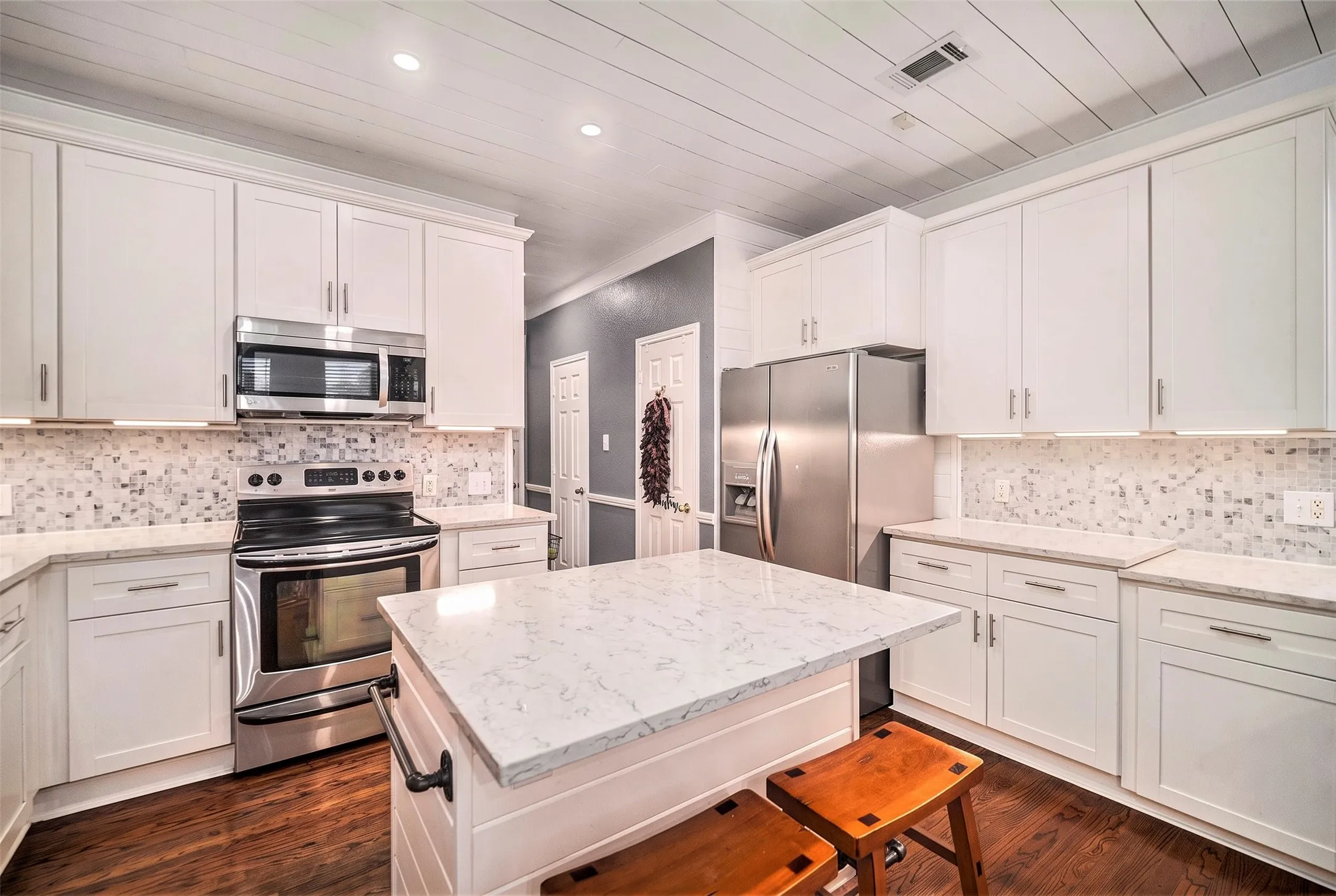 Single Family Residence For Sale in Tarrant County , 6213 Bowin Drive, Fort Worth, Texas 76132, 4 Bedroom, 3 Bathroom, 2 Garage spaces, 2,697 Sqft, built in 1998, Preowned, mls#21225816, Real Estate Agent in Fort Worth, Homes For Sale in Tarrant county, Homes For Sale in Fort Worth, Realtor in Fort Worth Texas, Real Estate Brokerage Independent Realty Texas, Luminita Cordes Realtor