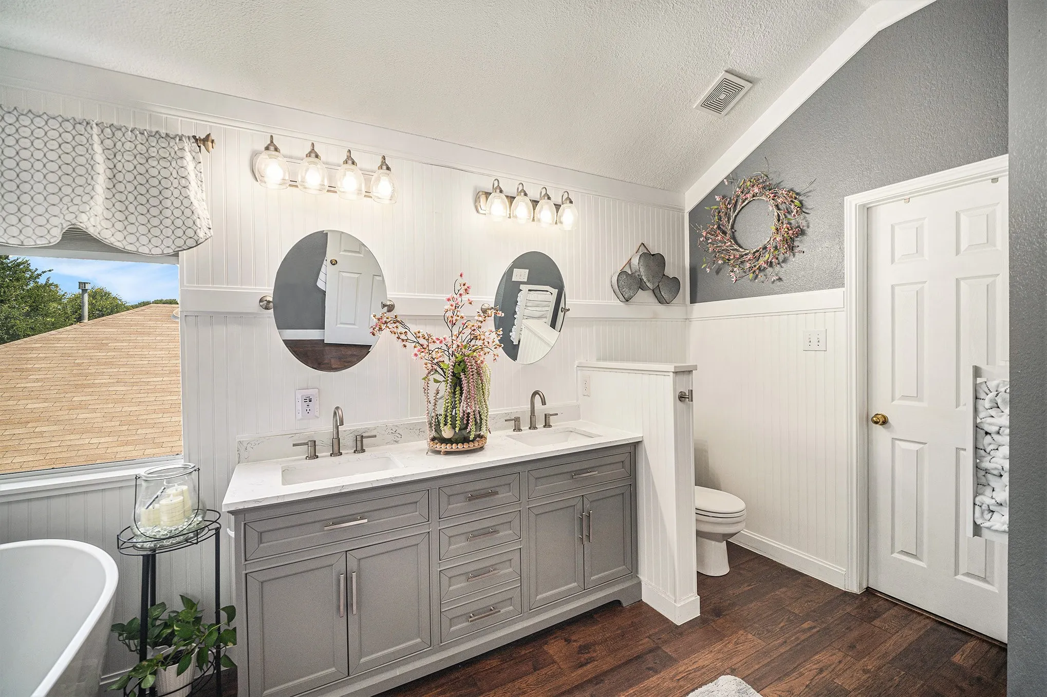 Single Family Residence For Sale in Tarrant County , 6213 Bowin Drive, Fort Worth, Texas 76132, 4 Bedroom, 3 Bathroom, 2 Garage spaces, 2,697 Sqft, built in 1998, Preowned, mls#21225816, Real Estate Agent in Fort Worth, Homes For Sale in Tarrant county, Homes For Sale in Fort Worth, Realtor in Fort Worth Texas, Real Estate Brokerage Independent Realty Texas, Luminita Cordes Realtor