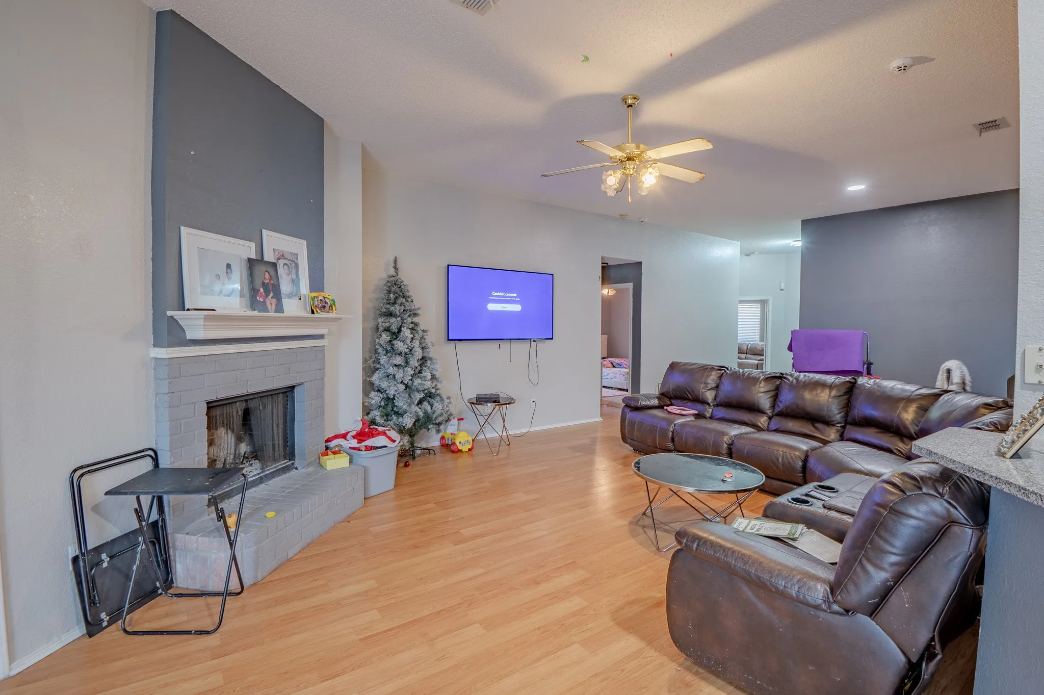 Single Family Residence For Sale in Tarrant County , 2401 Kelton Street, Fort Worth, Texas 76133, 4 Bedroom, 2 Bathroom, 2 Garage spaces, 1,816 Sqft, built in 2000, mls#21224024, Real Estate Agent in Fort Worth, Homes For Sale in Tarrant county, Homes For Sale in Fort Worth, Realtor in Fort Worth Texas, Real Estate Brokerage Independent Realty Texas, Luminita Cordes Realtor