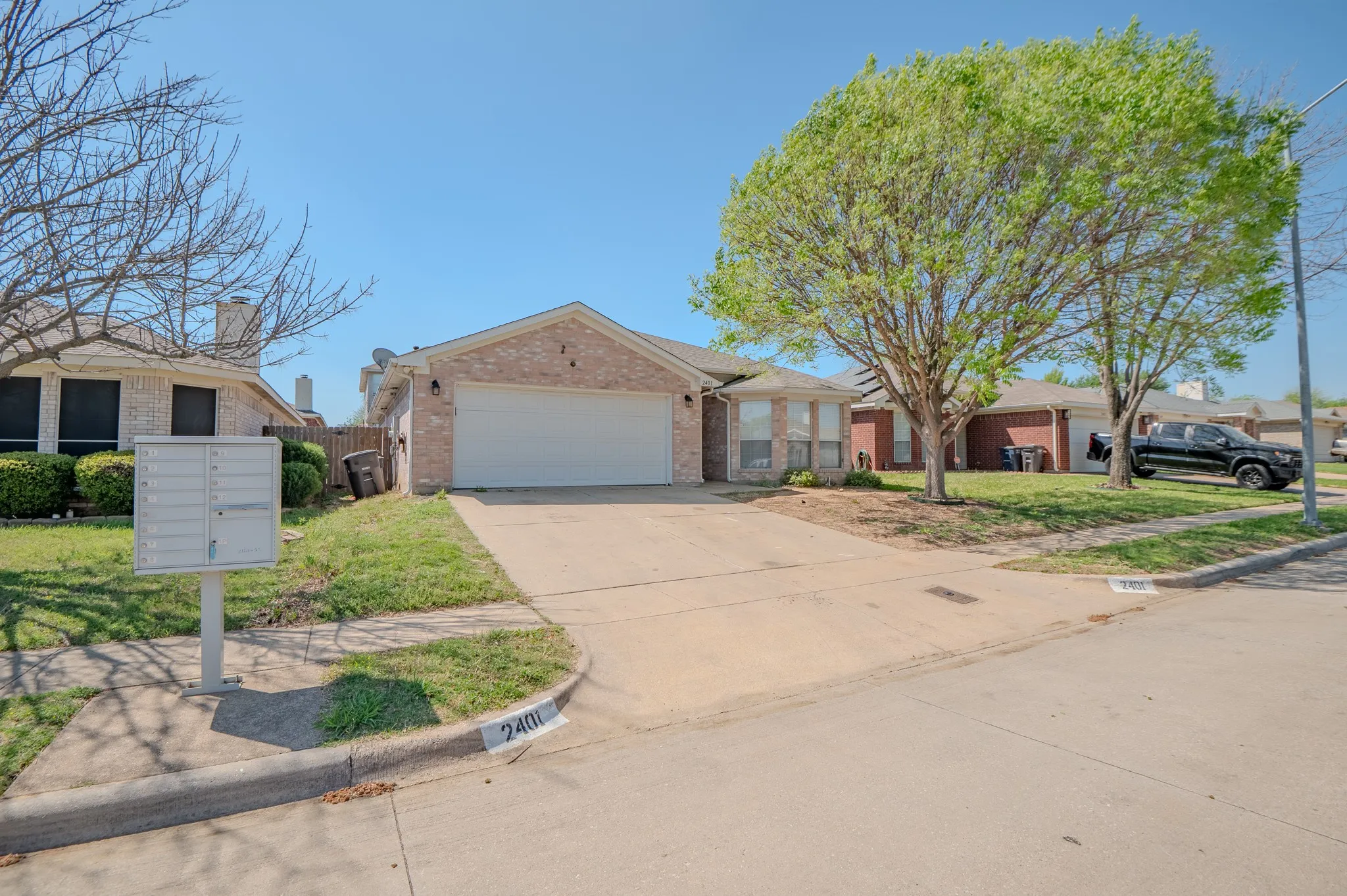 Single Family Residence For Sale in Tarrant County , 2401 Kelton Street, Fort Worth, Texas 76133, 4 Bedroom, 2 Bathroom, 2 Garage spaces, 1,816 Sqft, built in 2000, mls#21224024, Real Estate Agent in Fort Worth, Homes For Sale in Tarrant county, Homes For Sale in Fort Worth, Realtor in Fort Worth Texas, Real Estate Brokerage Independent Realty Texas, Luminita Cordes Realtor
